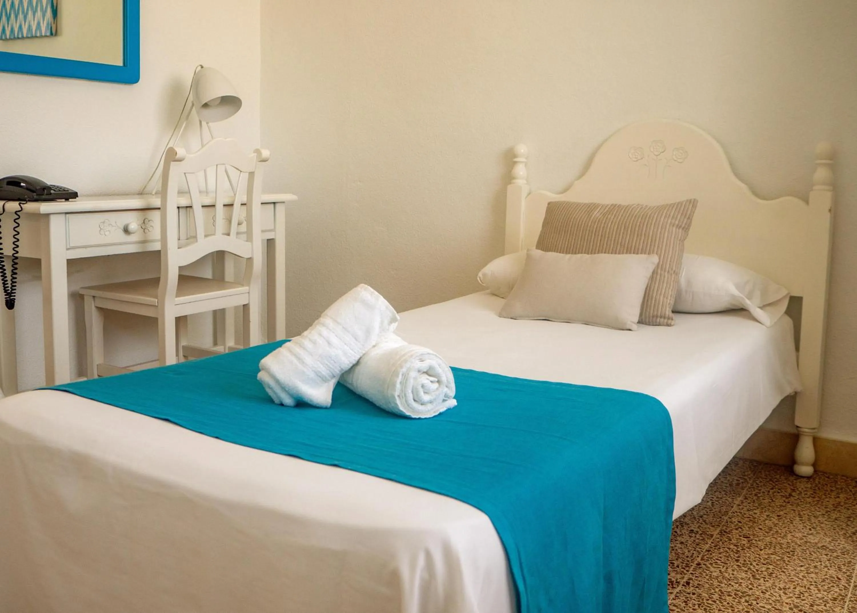 Photo of the whole room, Bed in BLUESEA Costa Verde