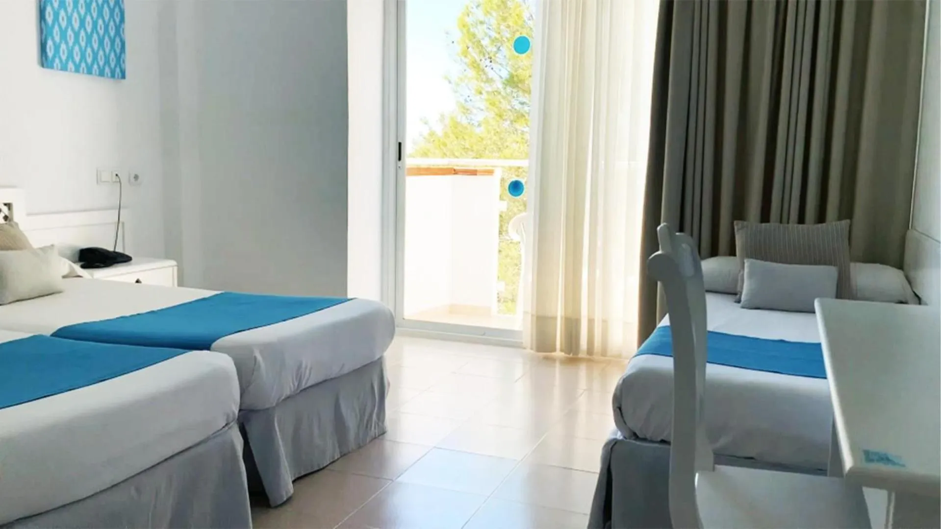 Photo of the whole room, Bed in BLUESEA Costa Verde