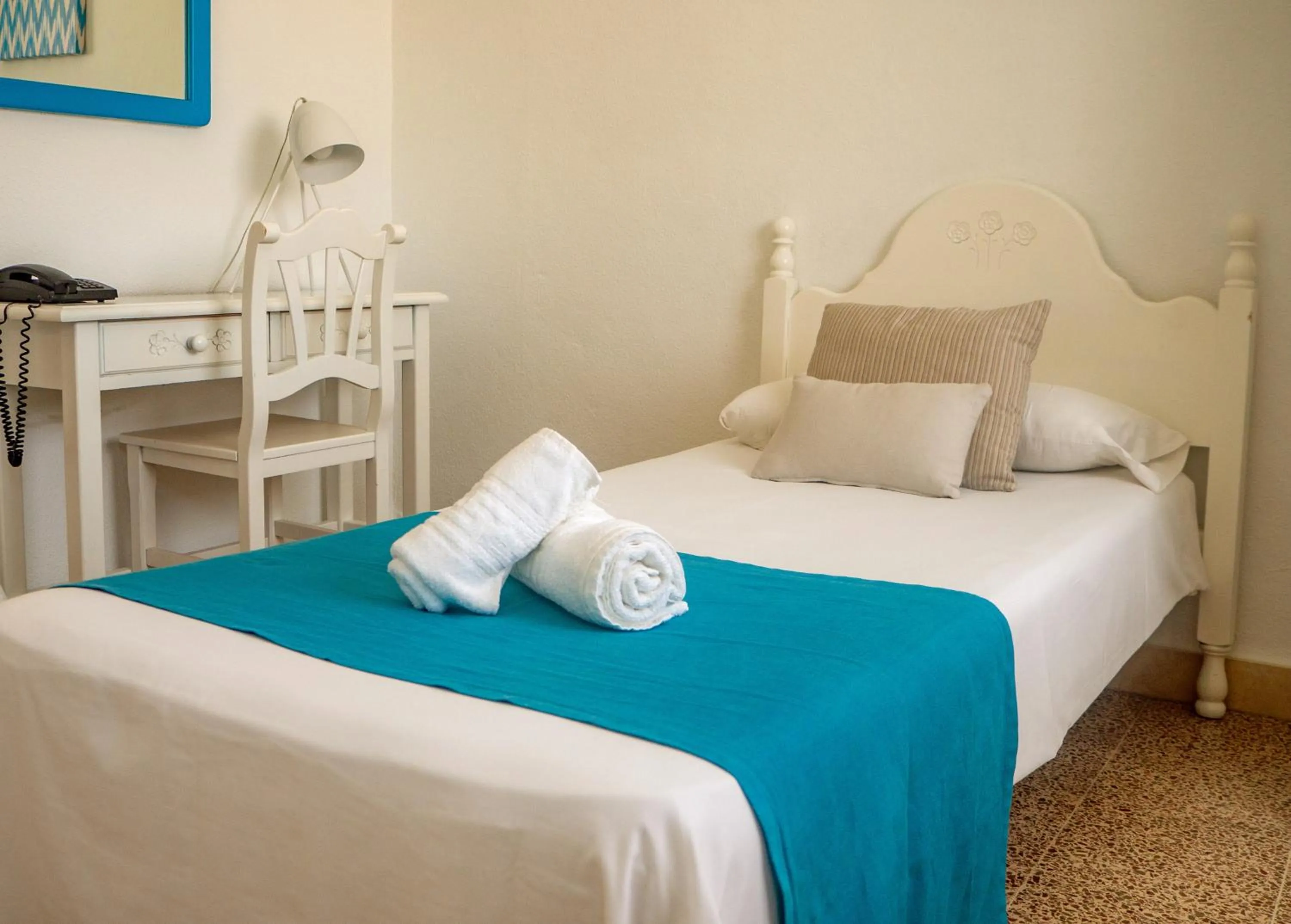 Photo of the whole room, Bed in BLUESEA Costa Verde