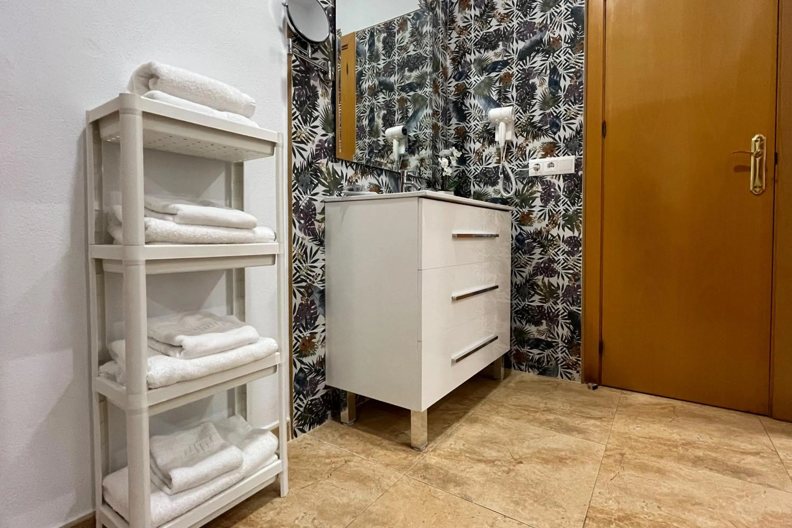 towels in Complejo Turístico Rural Nazaret De Moguer