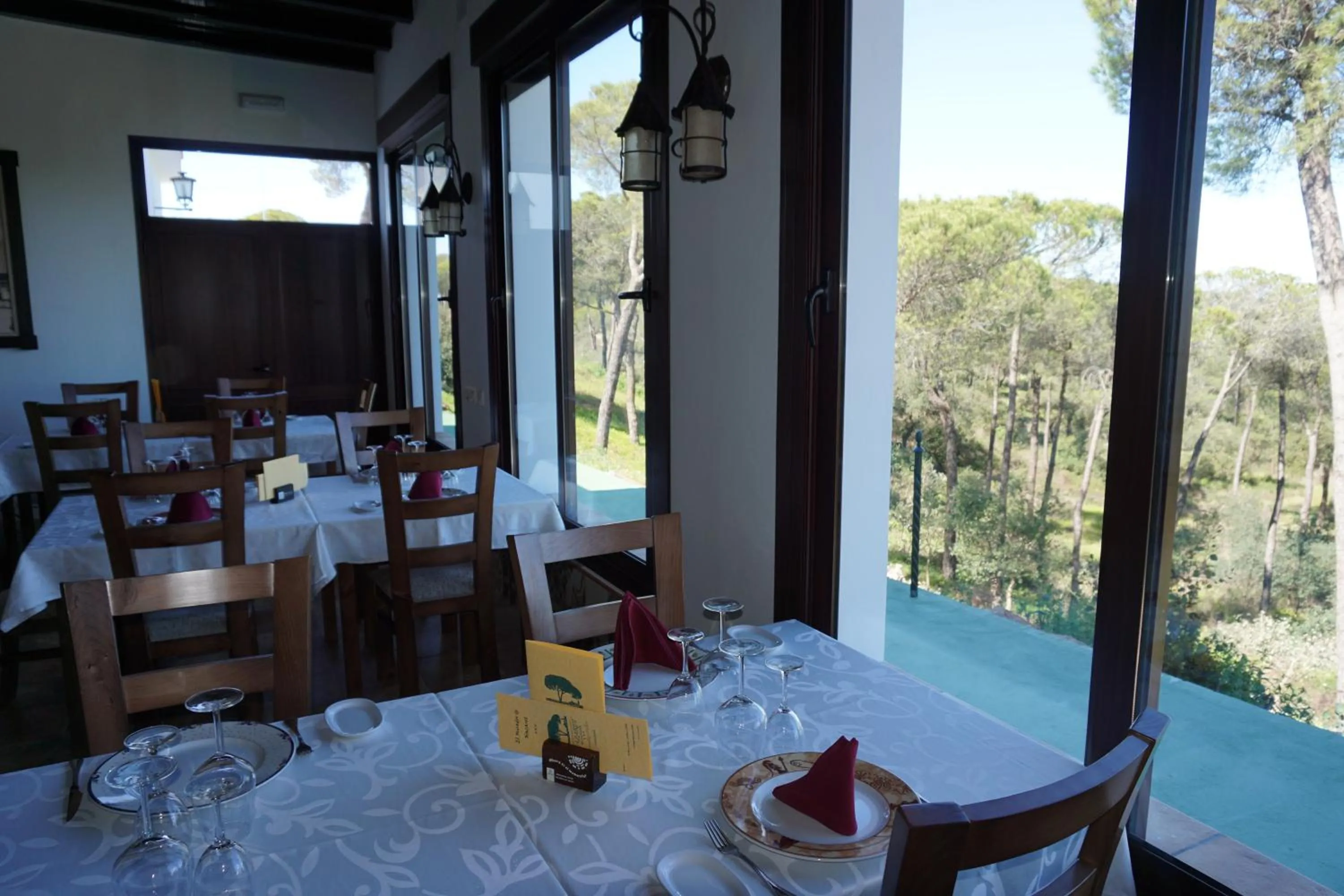 Restaurant/places to eat in Complejo Turístico Rural Nazaret De Moguer