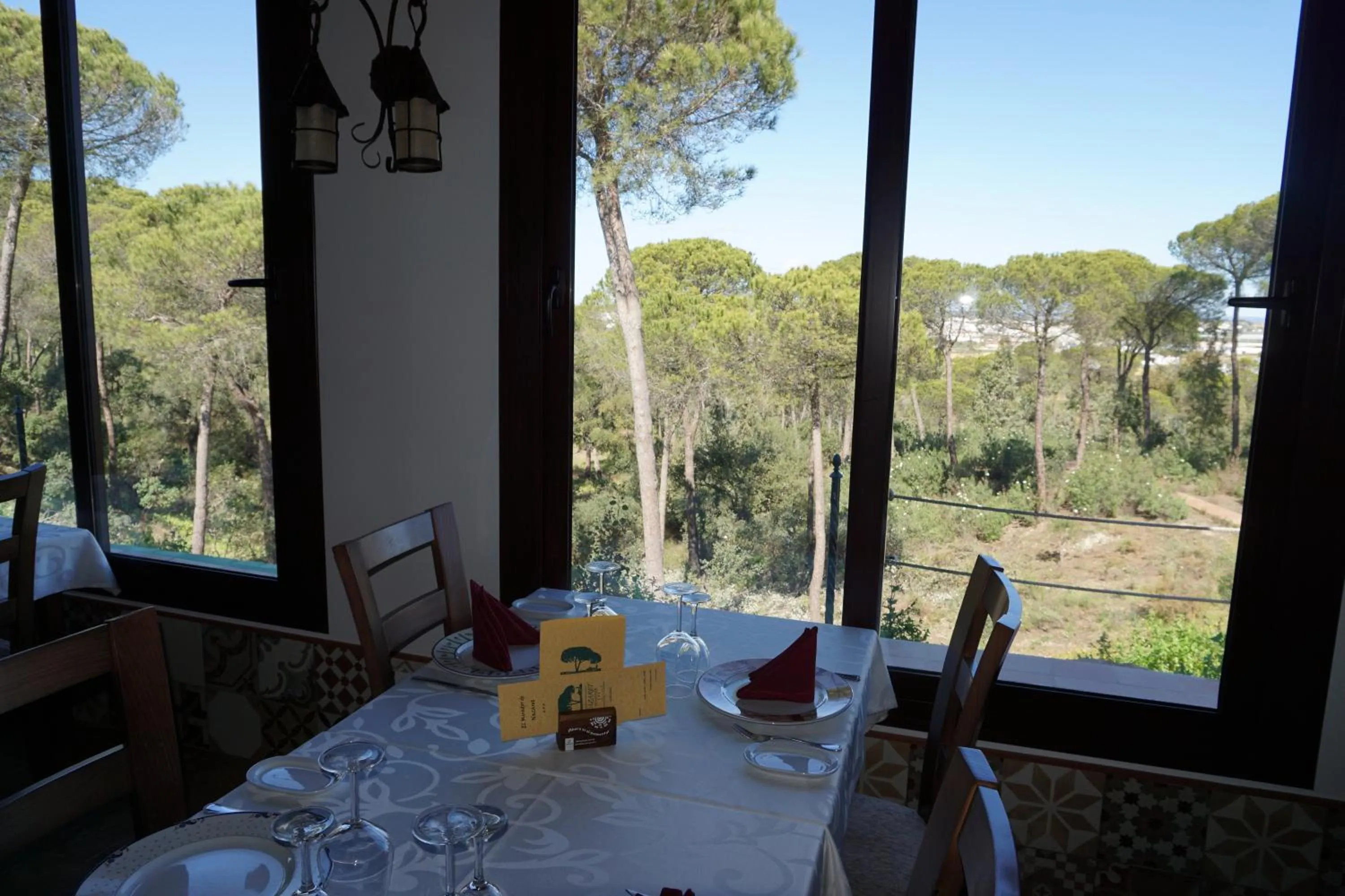 Restaurant/places to eat in Complejo Turístico Rural Nazaret De Moguer