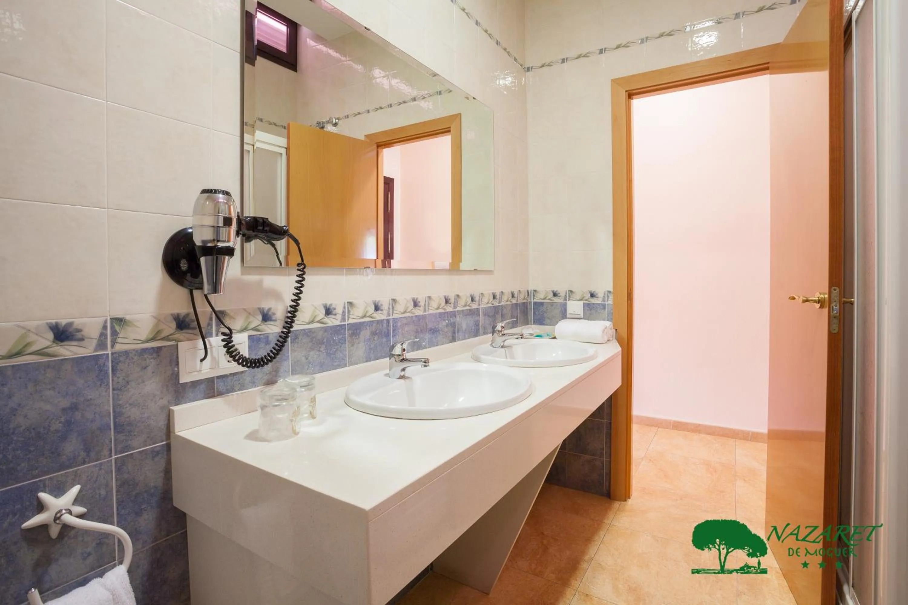 Bathroom in Complejo Turístico Rural Nazaret De Moguer