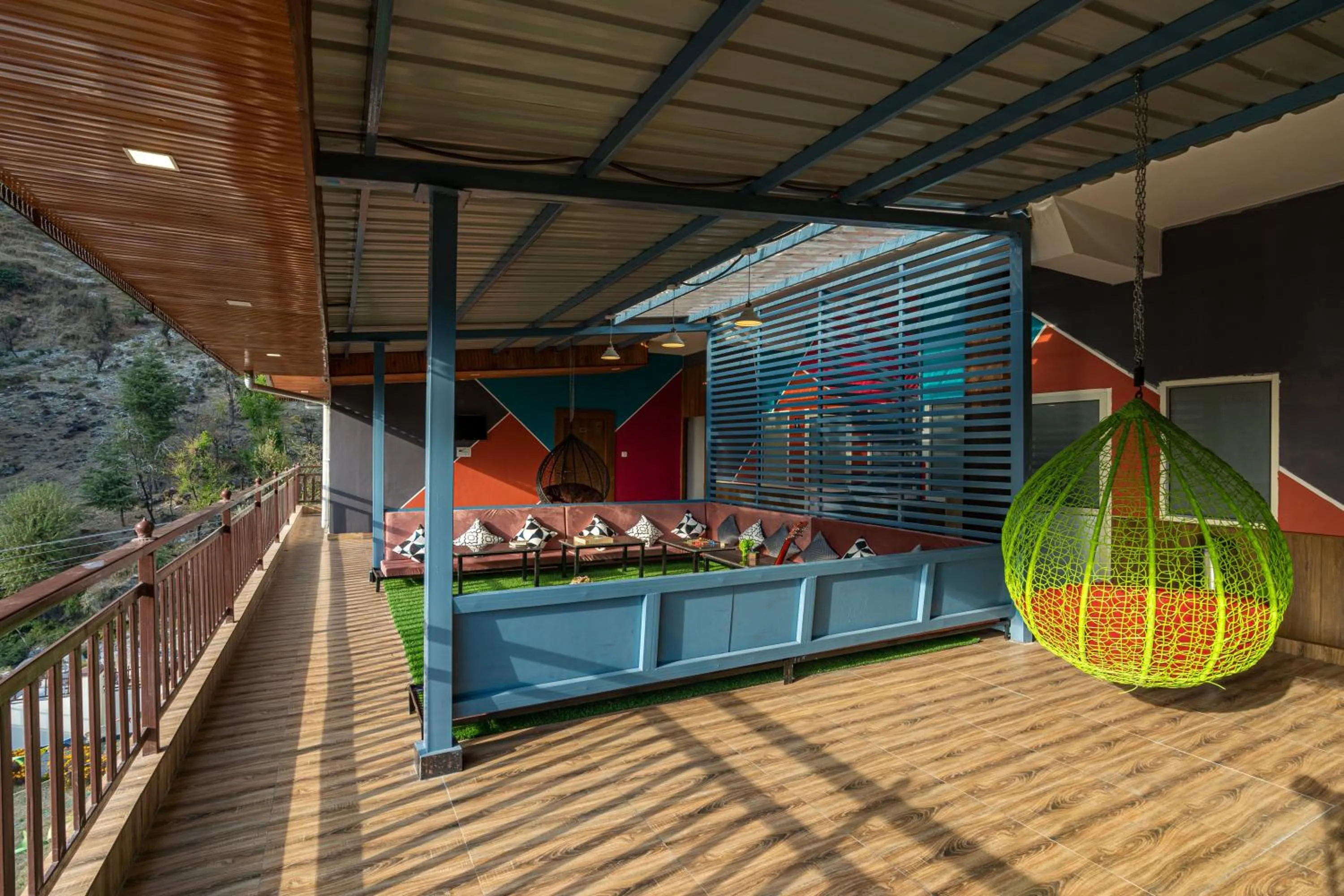 Patio in Zostel Plus Kareri