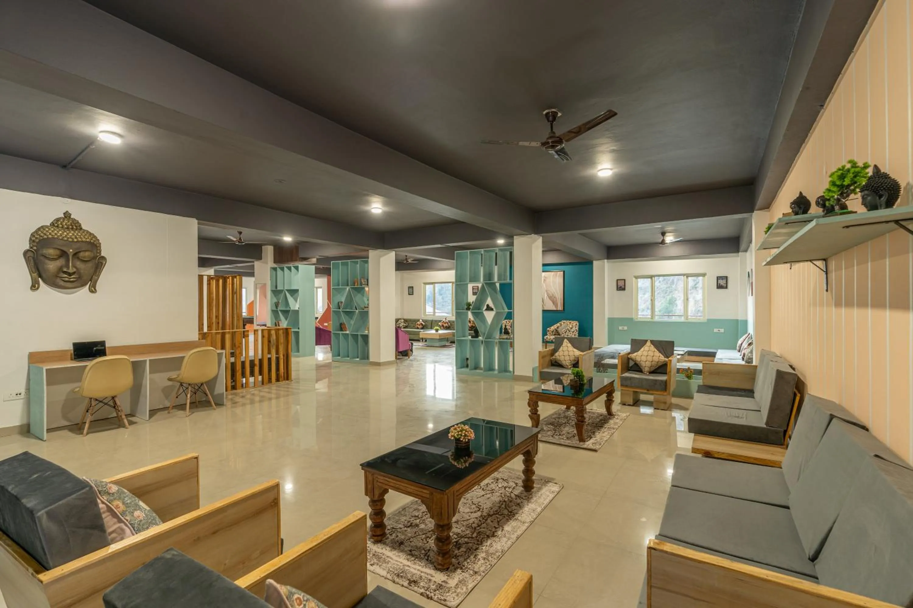 Living room in Zostel Plus Kareri