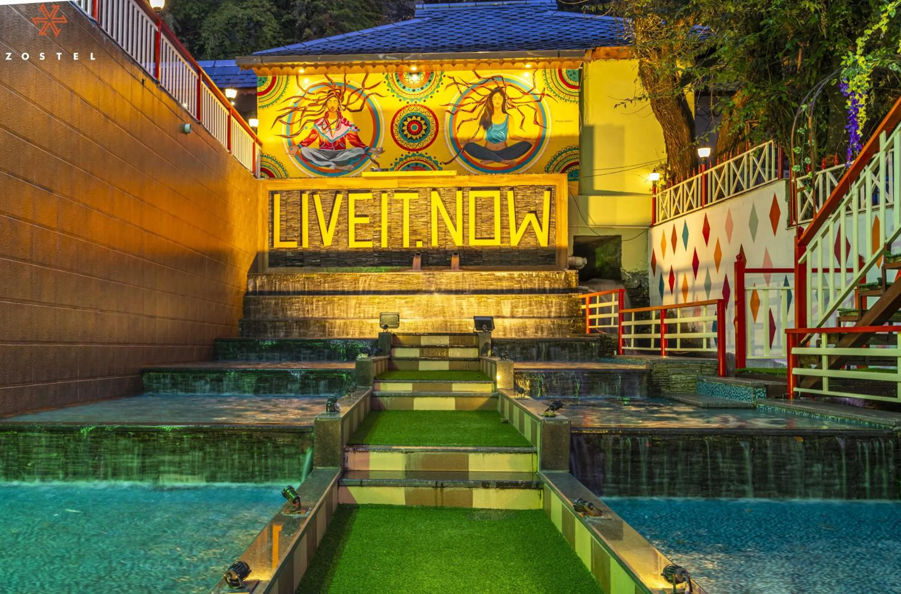 Facade/entrance in Zostel Plus Kareri