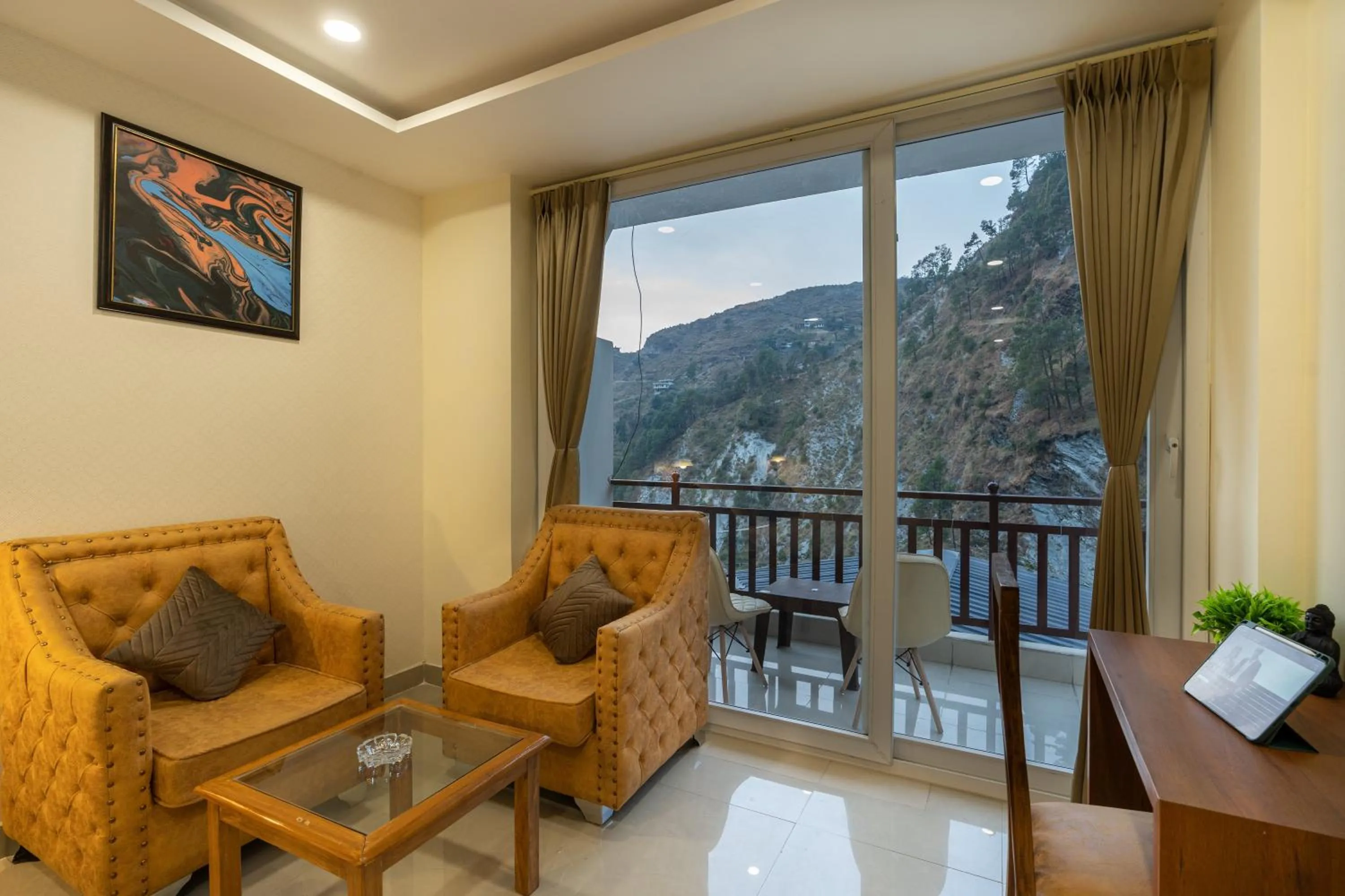 Natural landscape in Zostel Plus Kareri