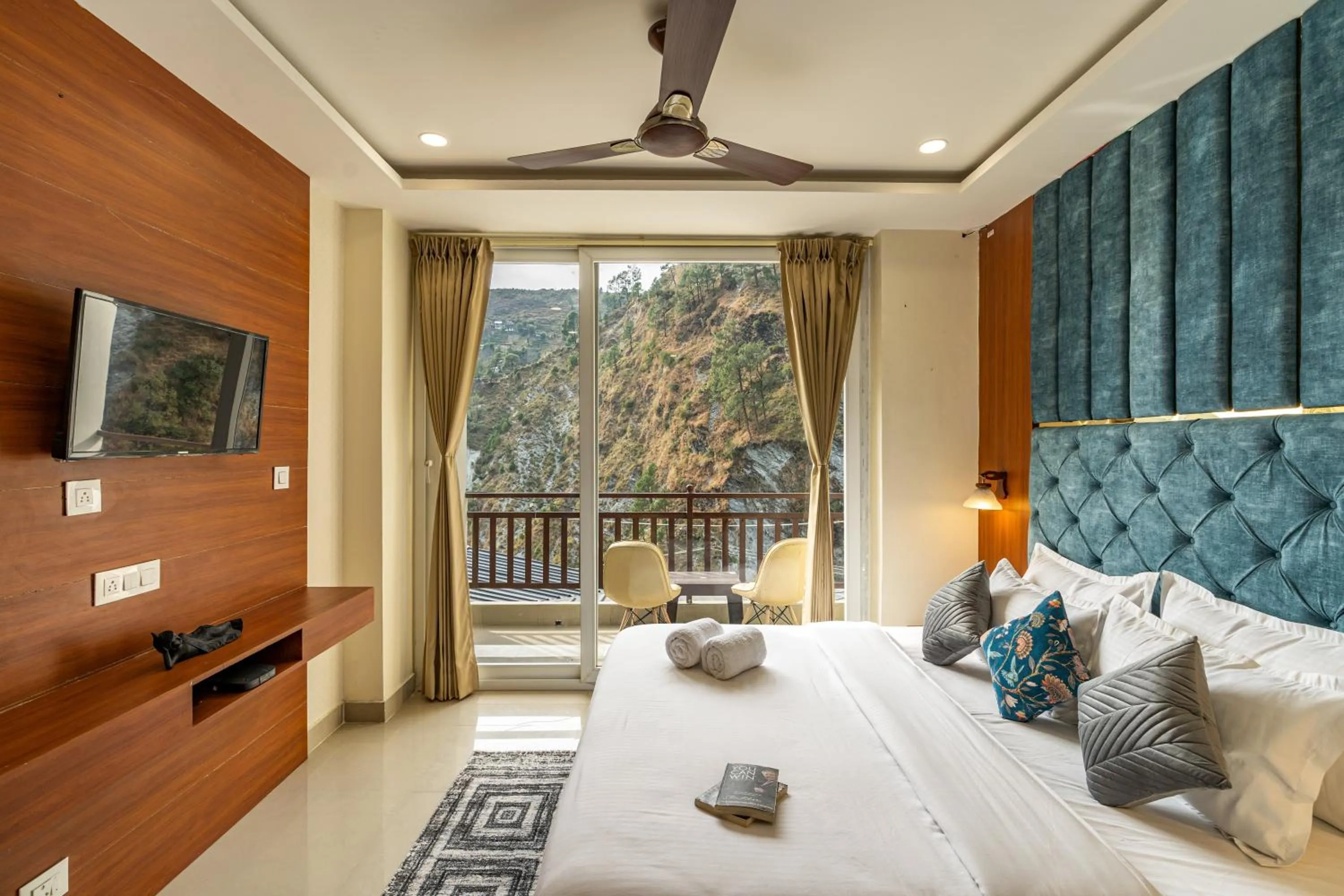 Bed in Zostel Plus Kareri