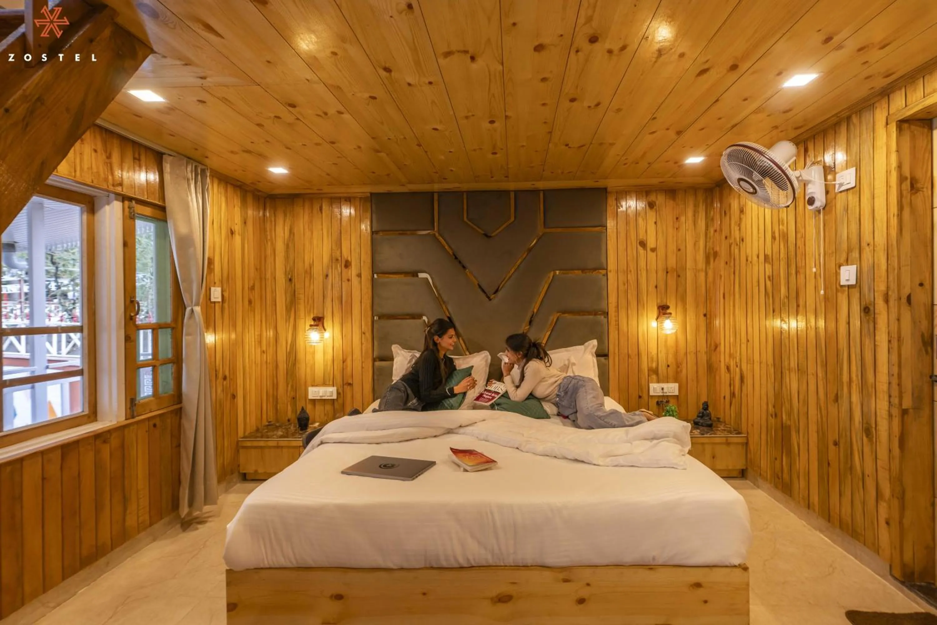 People, Bed in Zostel Plus Kareri