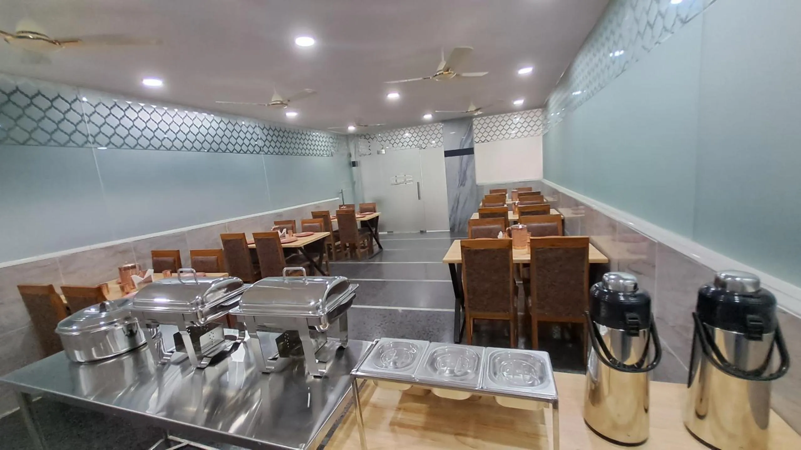 Restaurant/places to eat in The Balcony Hotel