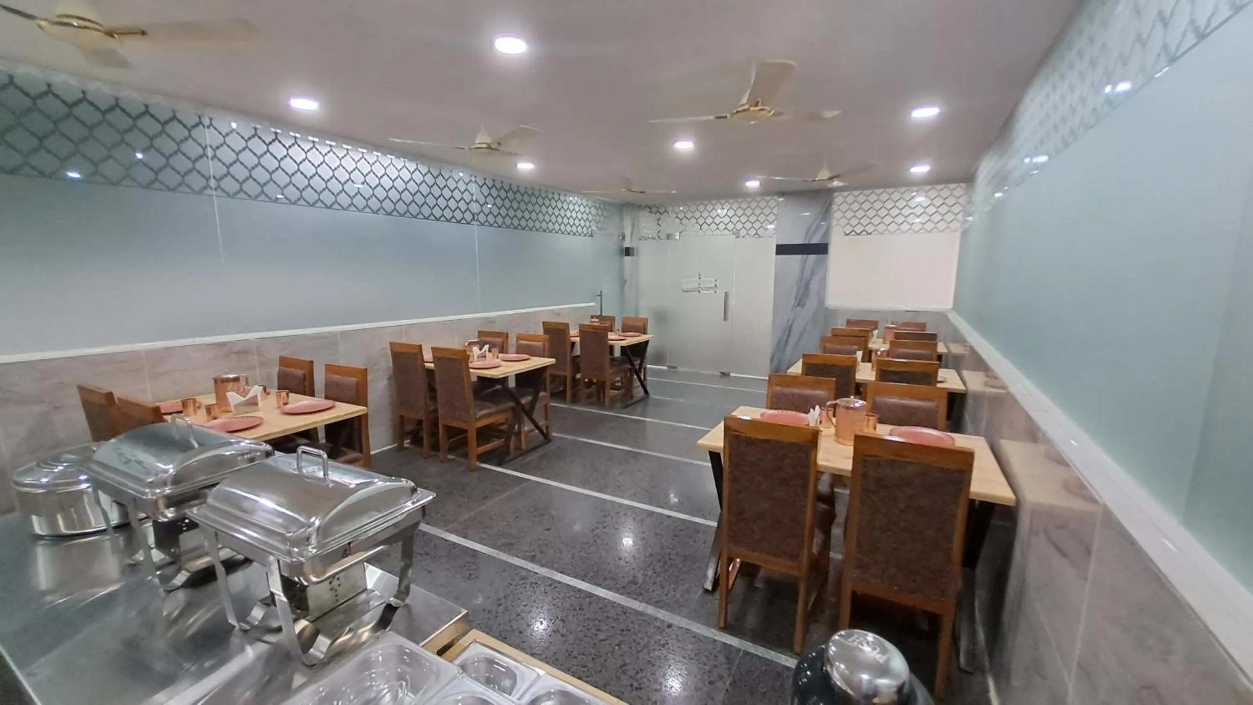 Restaurant/places to eat in The Balcony Hotel