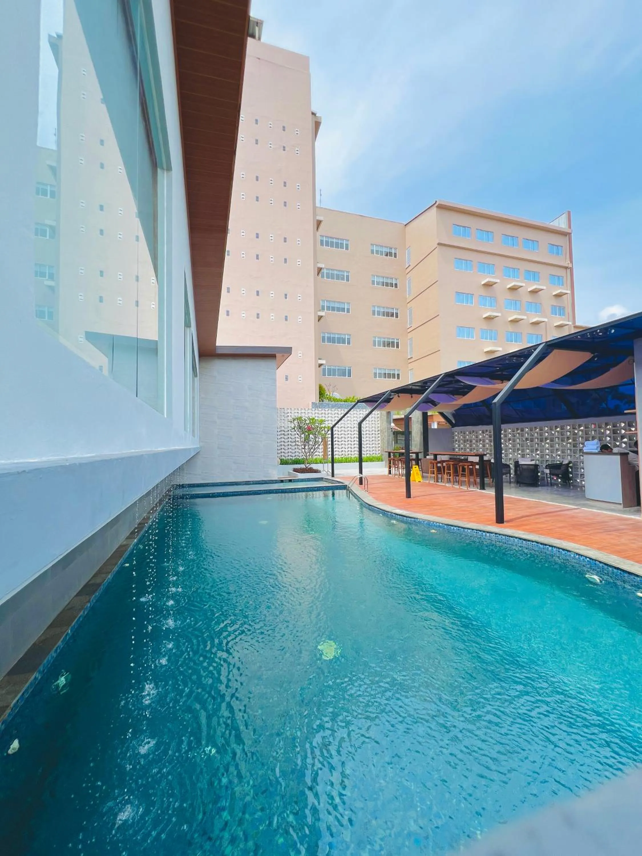 Swimming pool in Azana Asia Hotel Cilacap