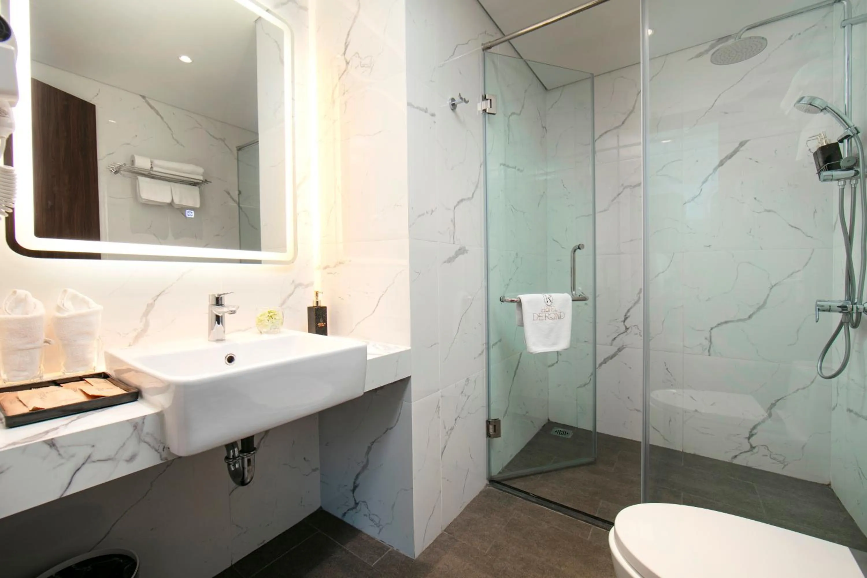 Shower in Hotel De Rond