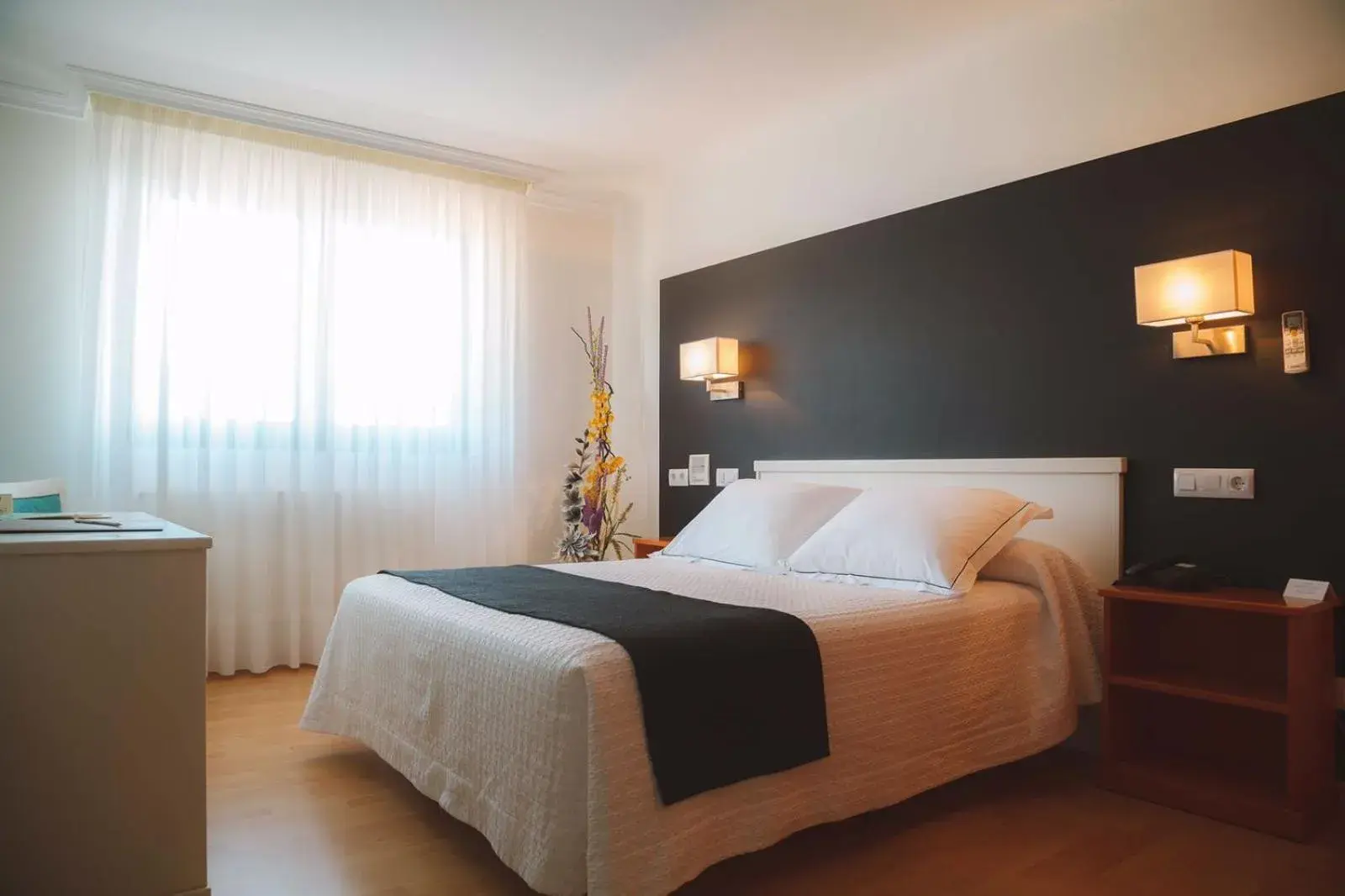 Large Single Room in Hotel Lombiña Large Single Room in Hotel Lombiña