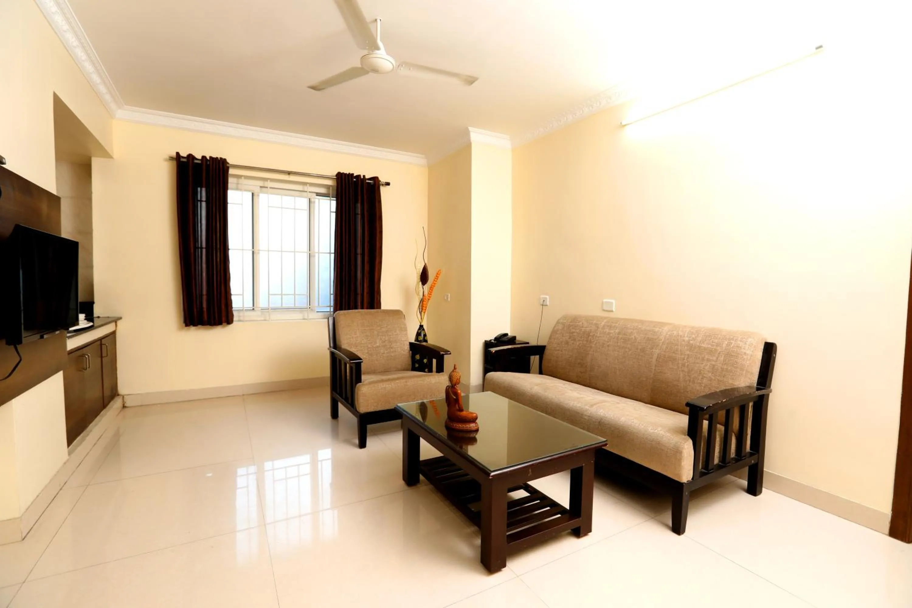 Dining area in Chetinaad Courtyard Gandhipuram by Centre Park