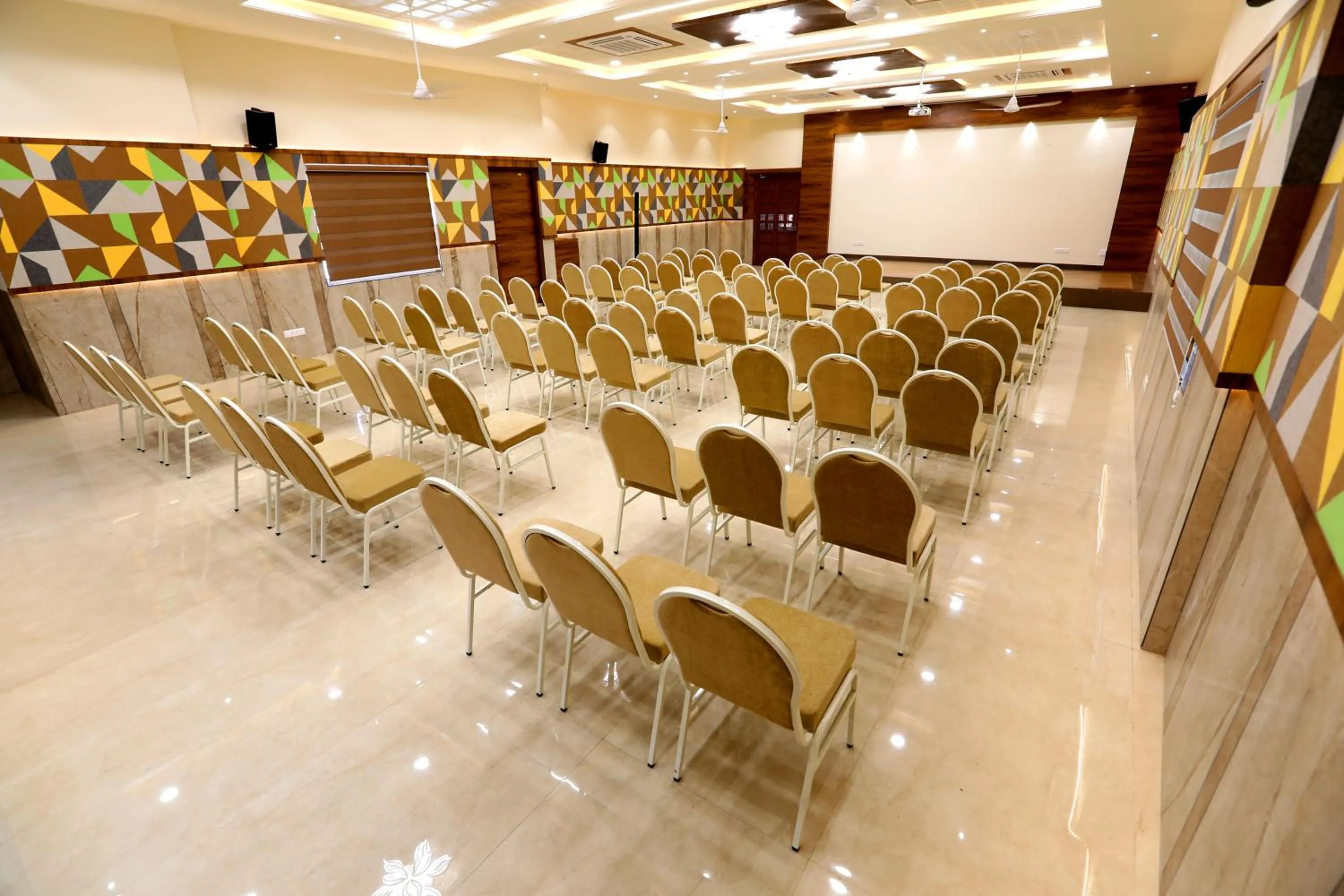 Meeting/conference room in Chetinaad Courtyard Gandhipuram by Centre Park