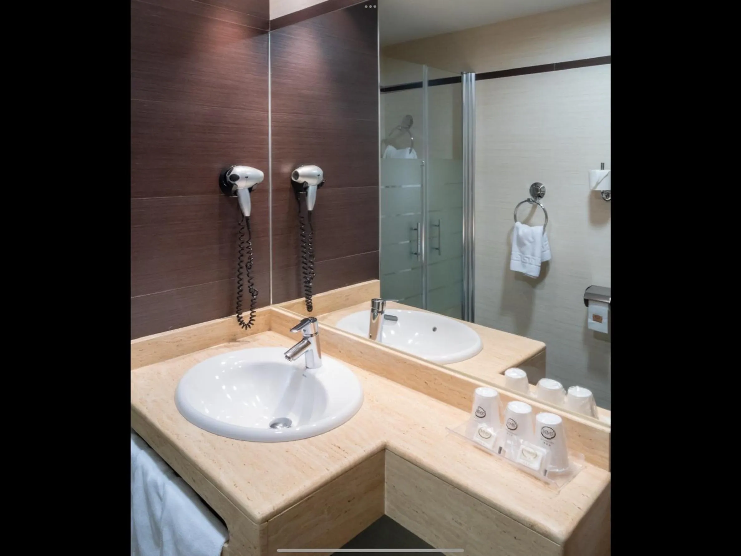 Shower in Hotel Mozárbez Salamanca