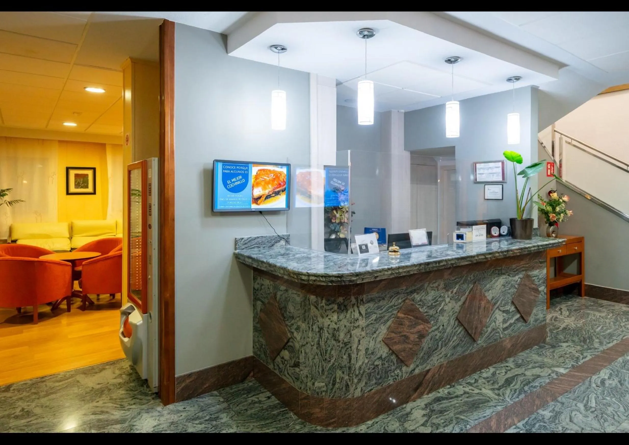 Lobby or reception, Bed in Hotel Mozárbez Salamanca