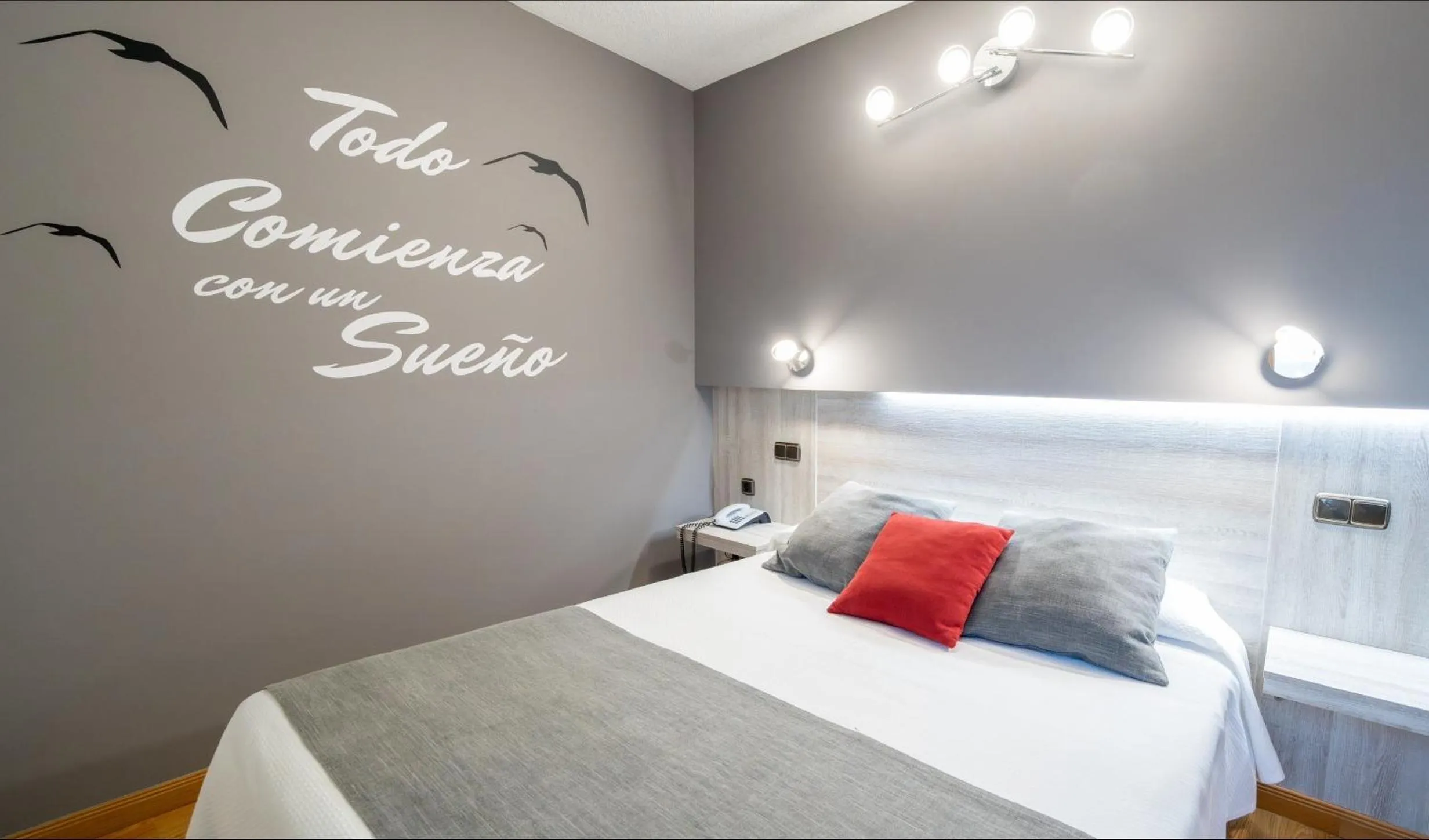 Bed in Hotel Mozárbez Salamanca