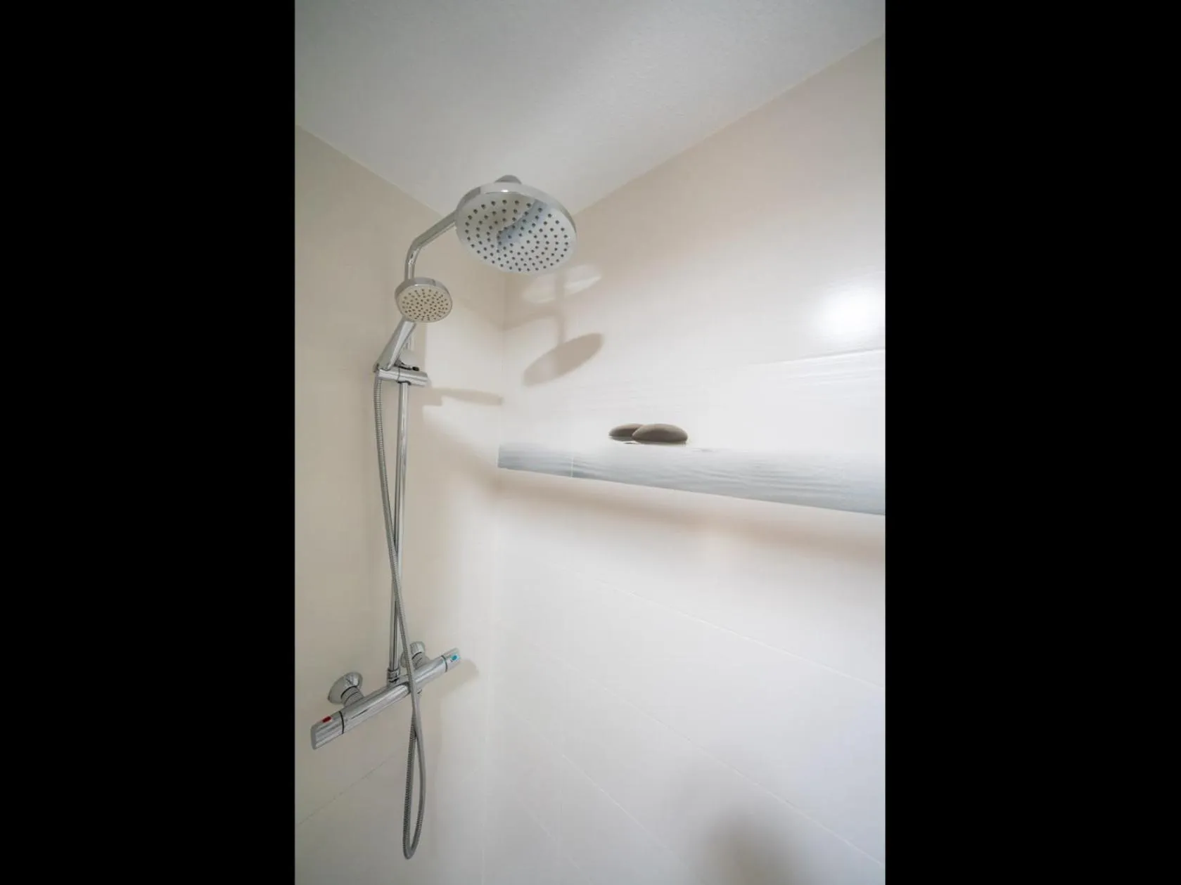 Shower in Hotel Mozárbez Salamanca