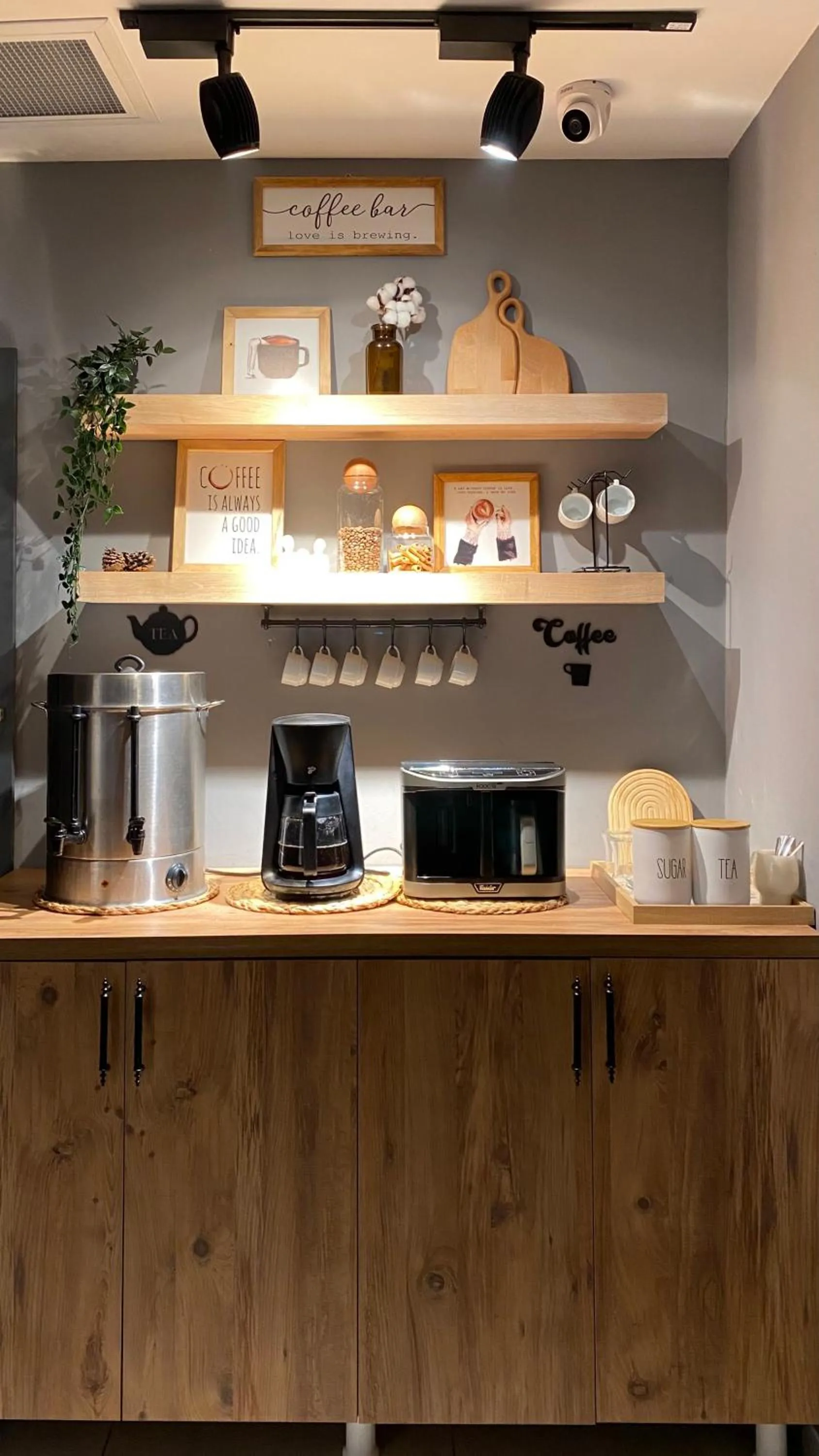 Coffee/tea facilities in BRANDROOM HOTEL