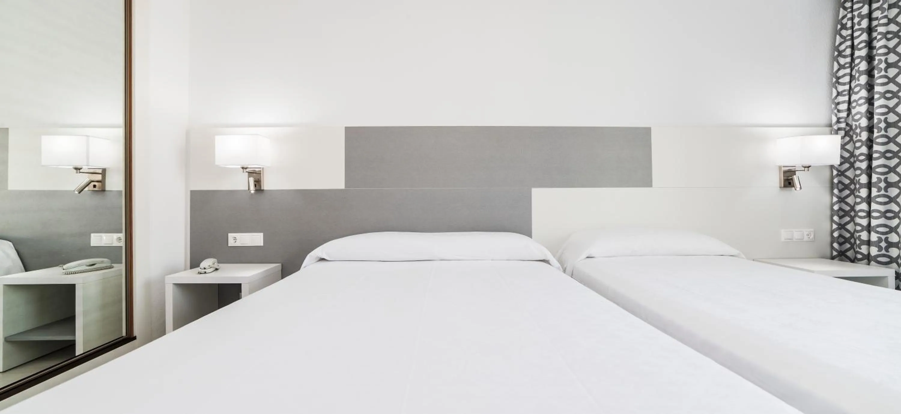 Bedroom, Bed in Globales Los Patos Park