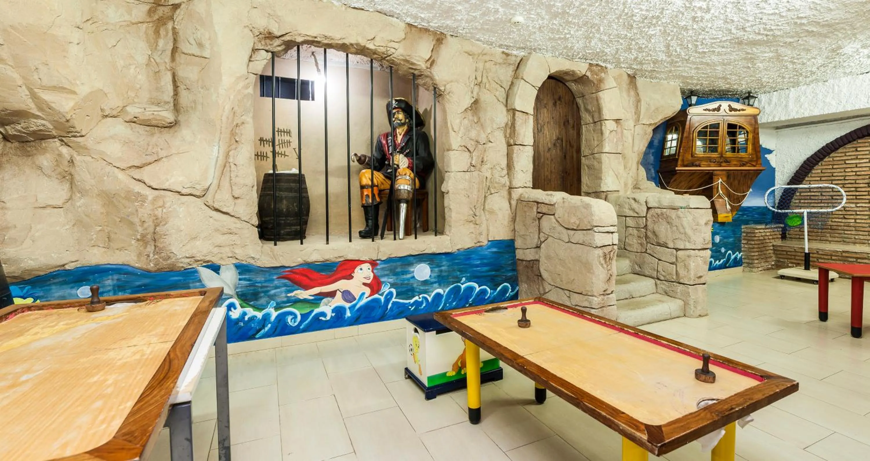 Kids's club in Globales Los Patos Park