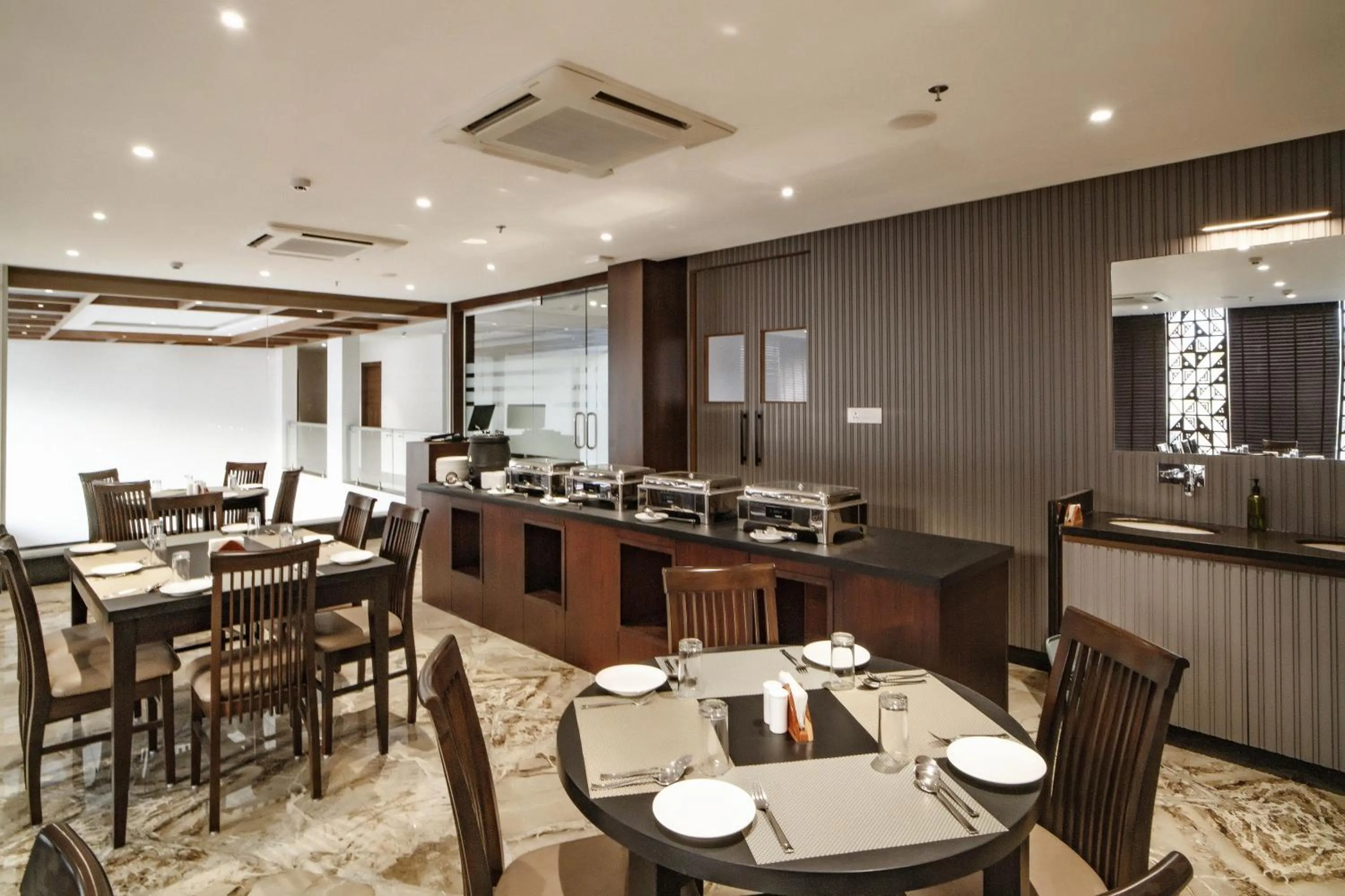 Restaurant/places to eat in THE MANGAL VIEW RESIDENCY - A Luxury Boutique Business Hotel