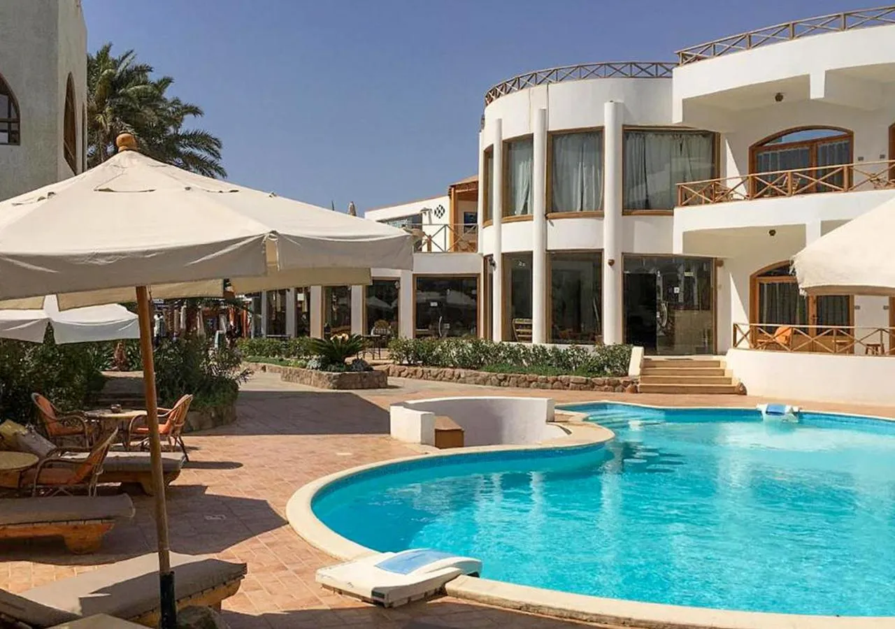 Swimming pool in Red Sea Relax Hotel