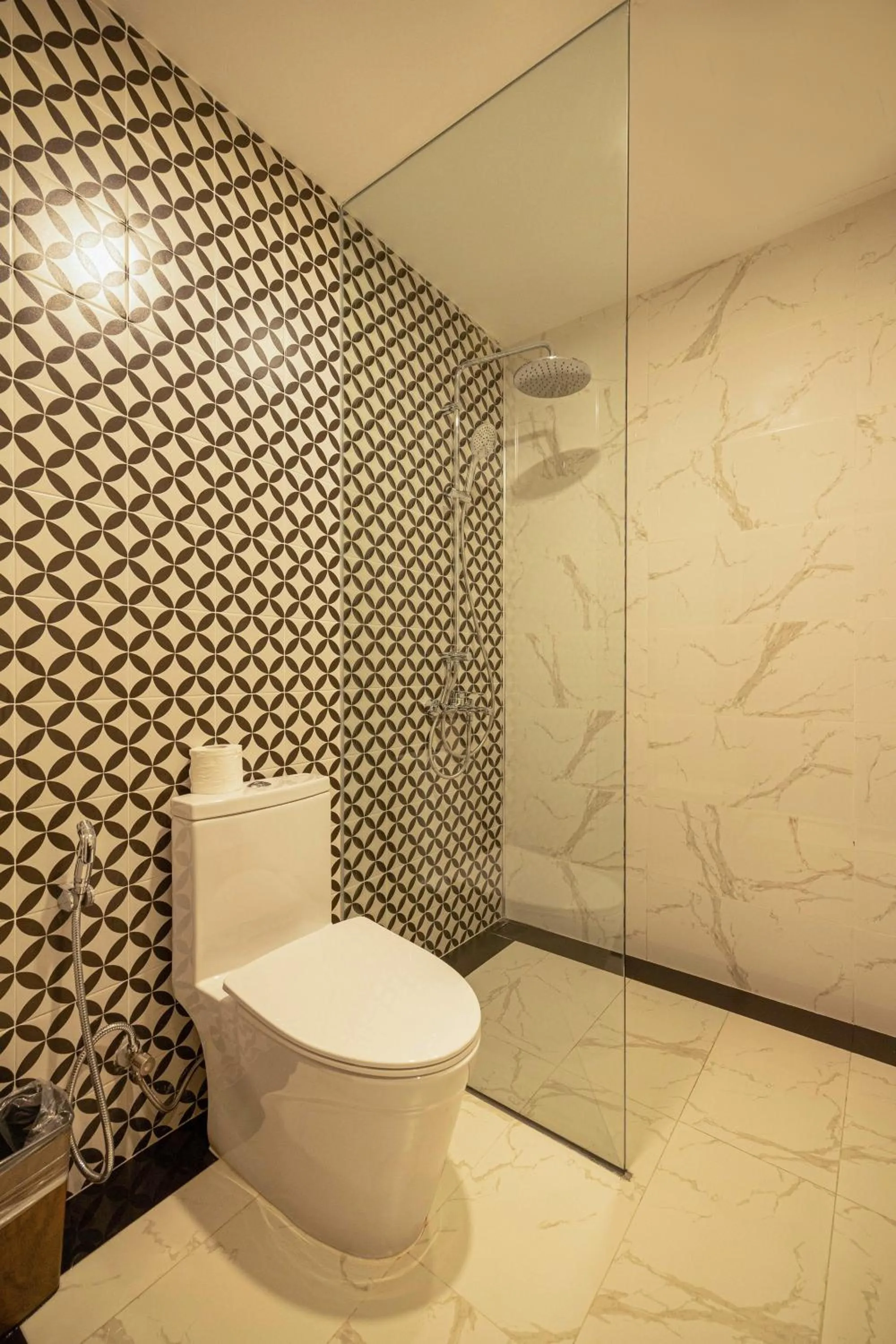 Shower in Dai Nam Boutique Hotel