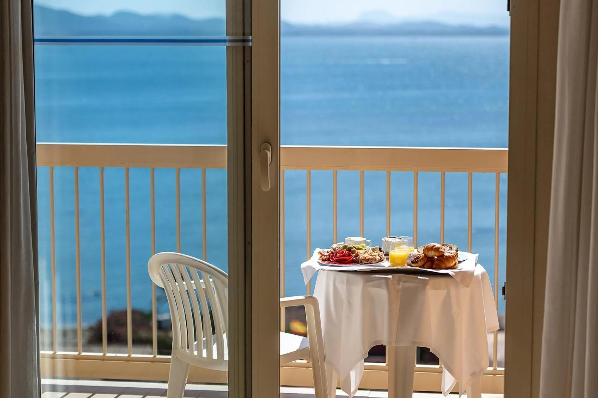 Restaurant/places to eat in Poseidon La Manga Hotel & Spa - Designed for Adults