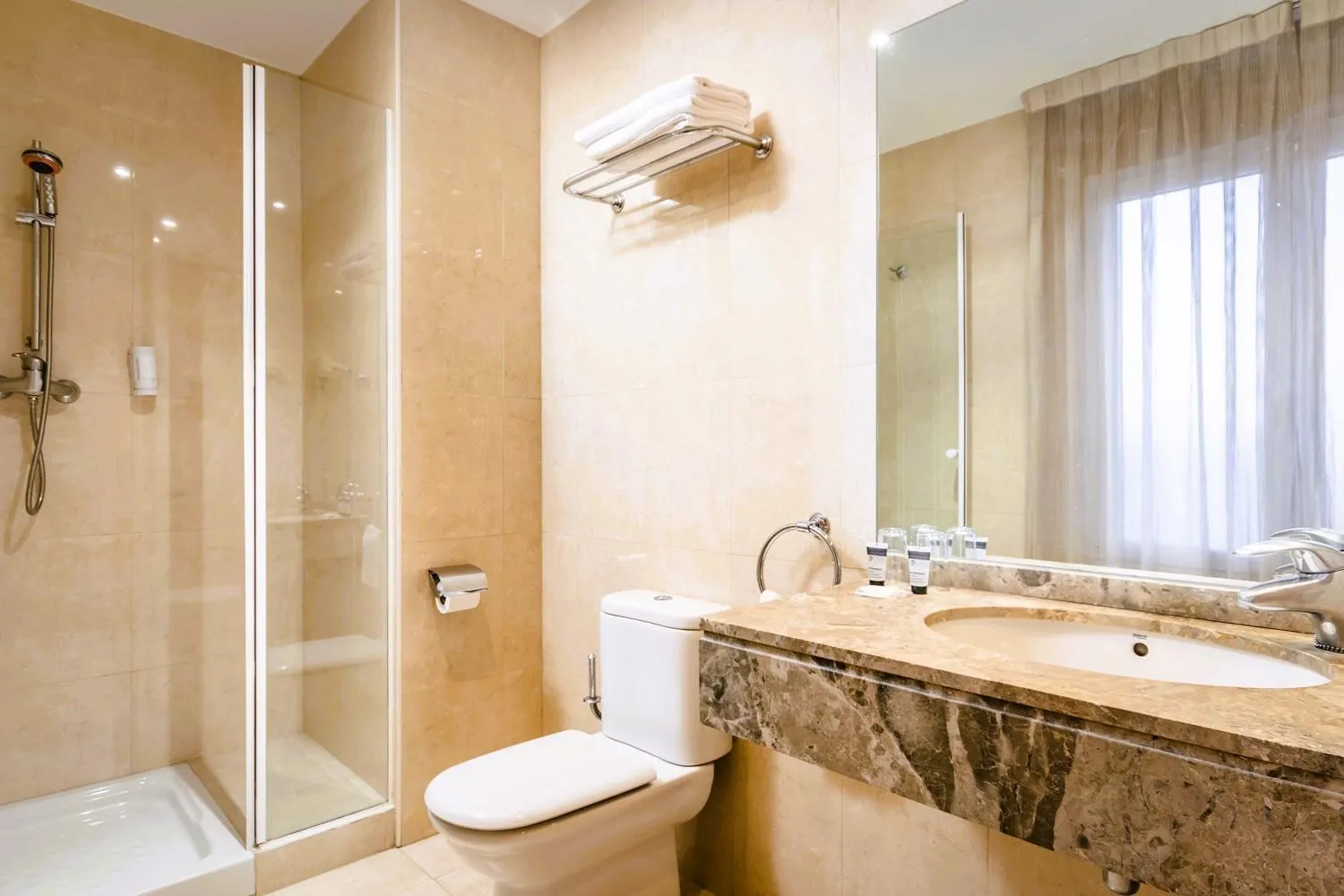 Shower in Hotel Palacios