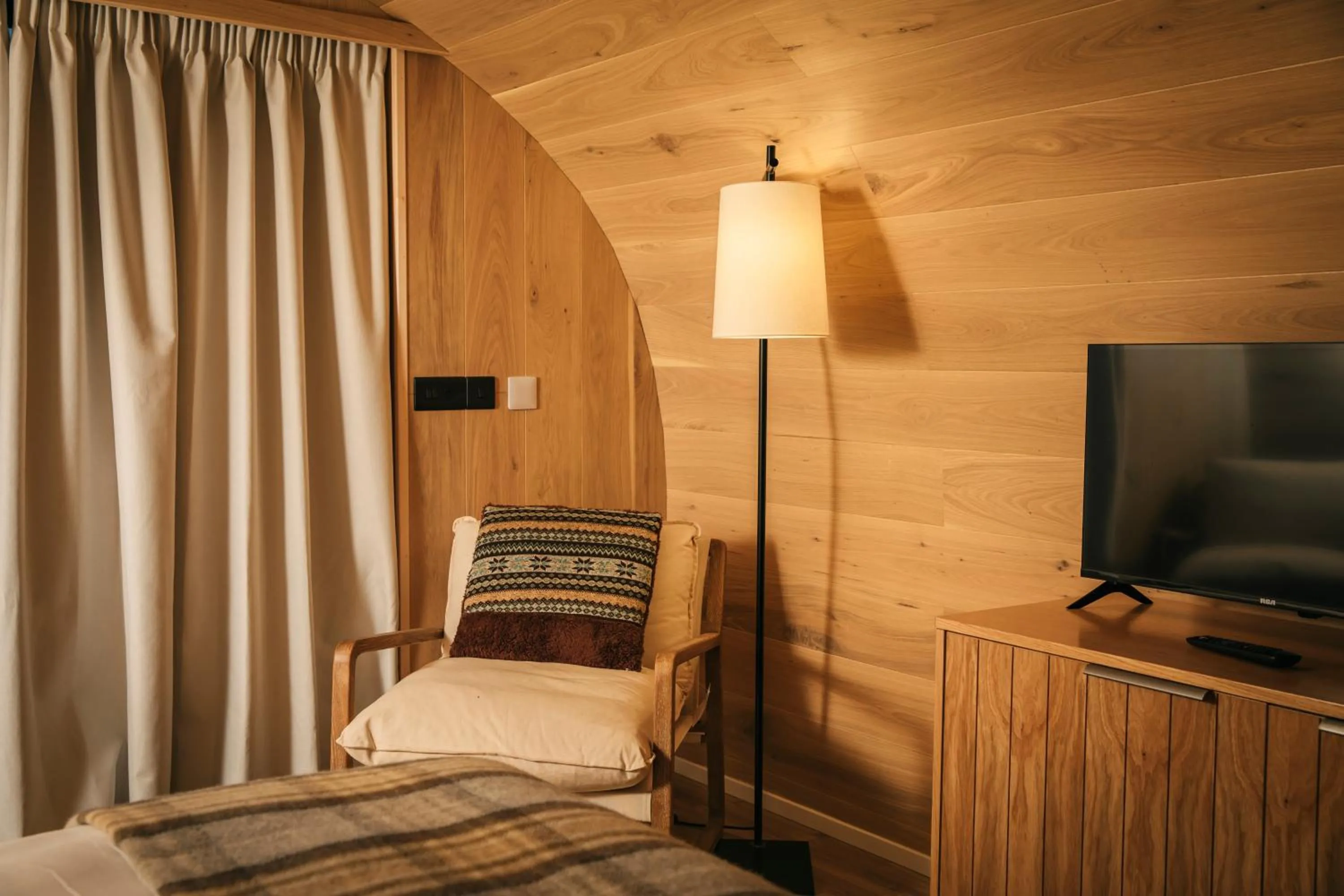 Bedroom, Bed in Bracken Hide Hotel