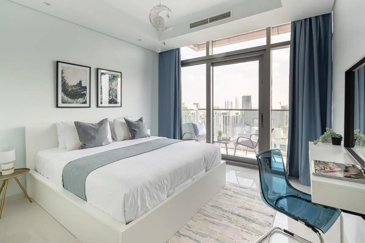 Bed in Frank Porter - Paramount Midtown