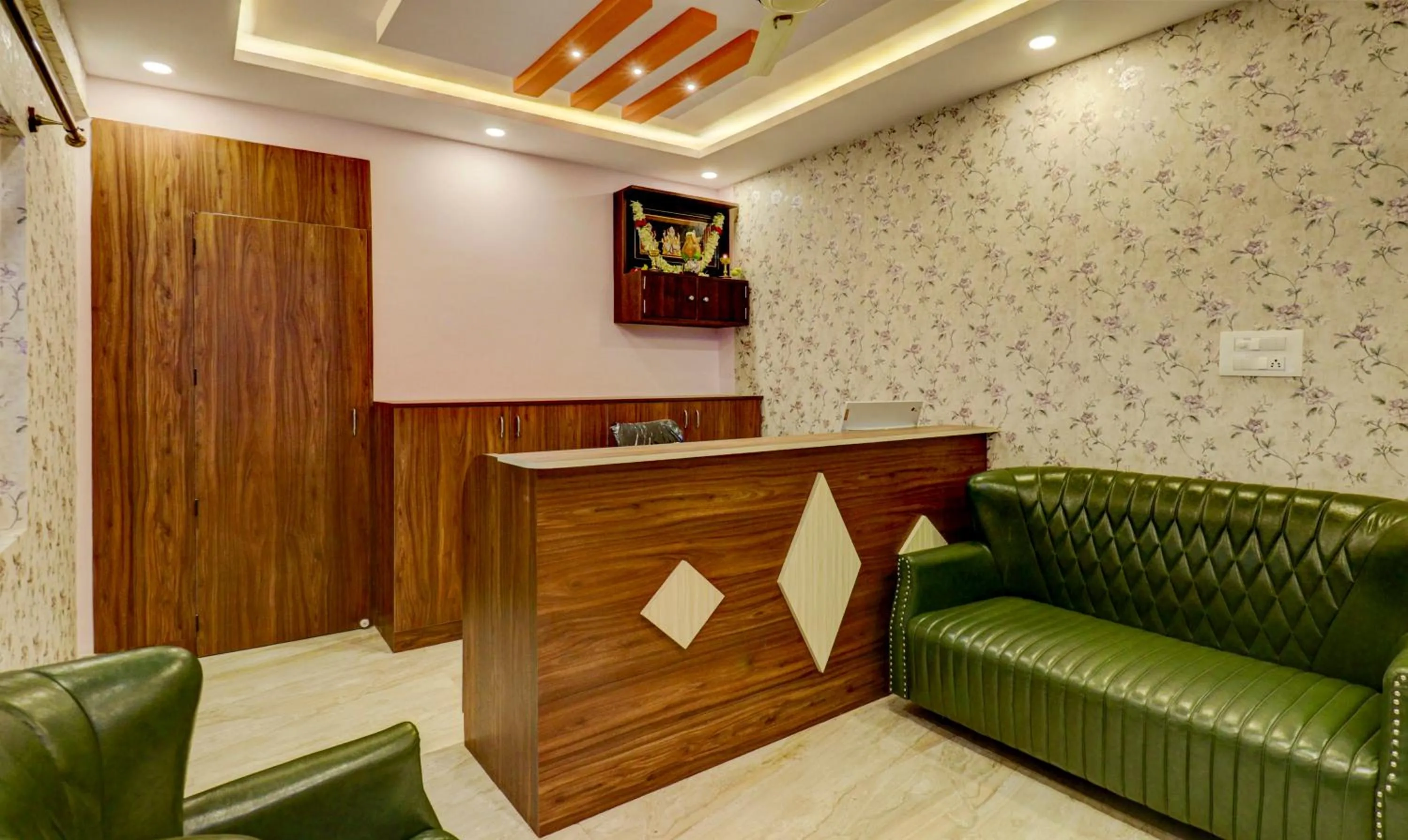 Lobby or reception in Treebo Three Street Inn