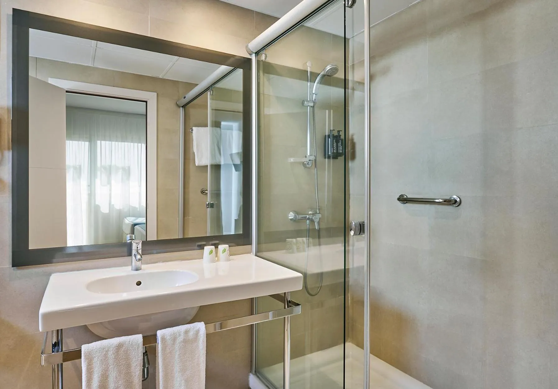 Shower in URH Excelsior