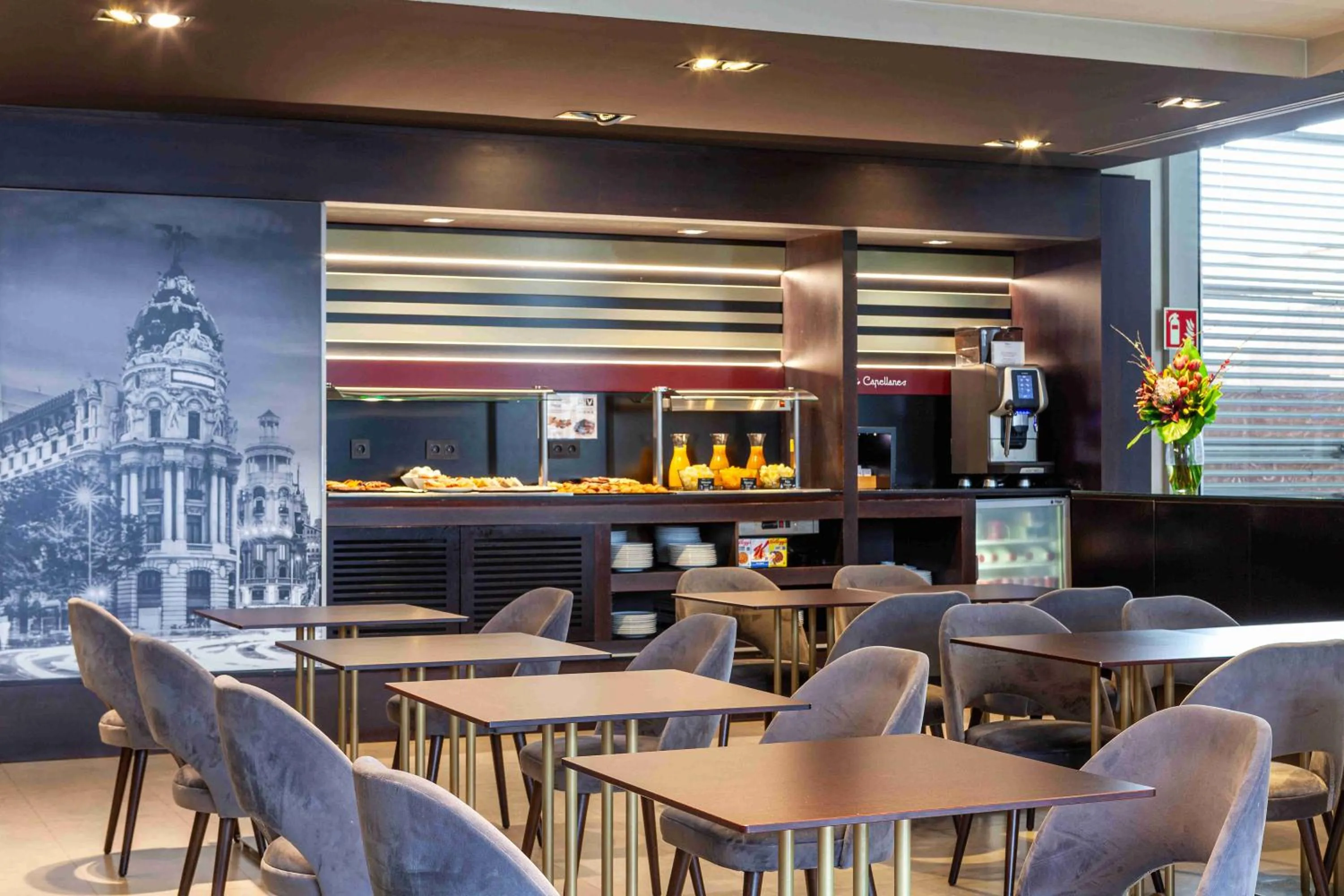 Buffet breakfast in Suites Viena Plaza de España