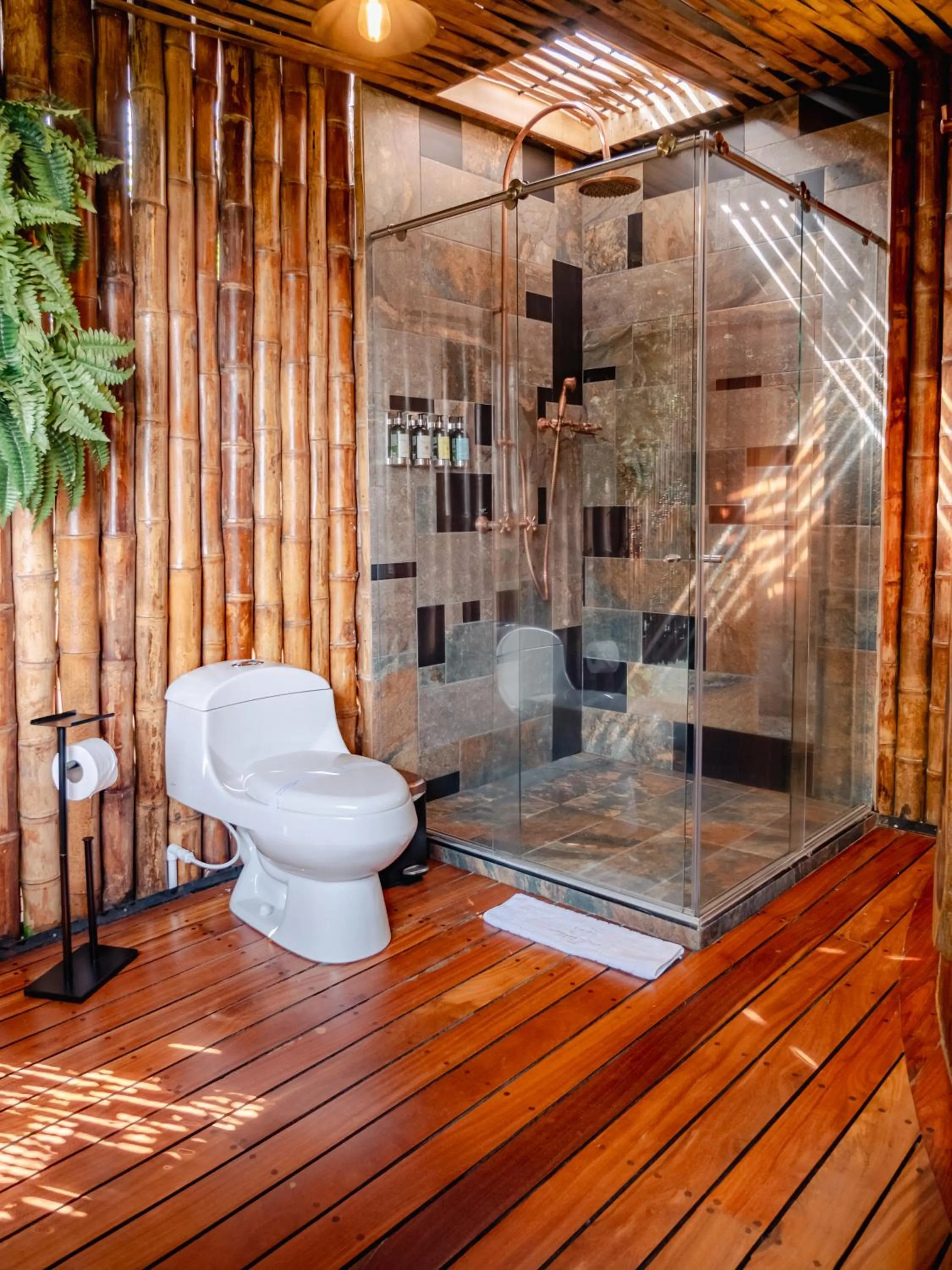 Shower in Atardeceres del Cafe