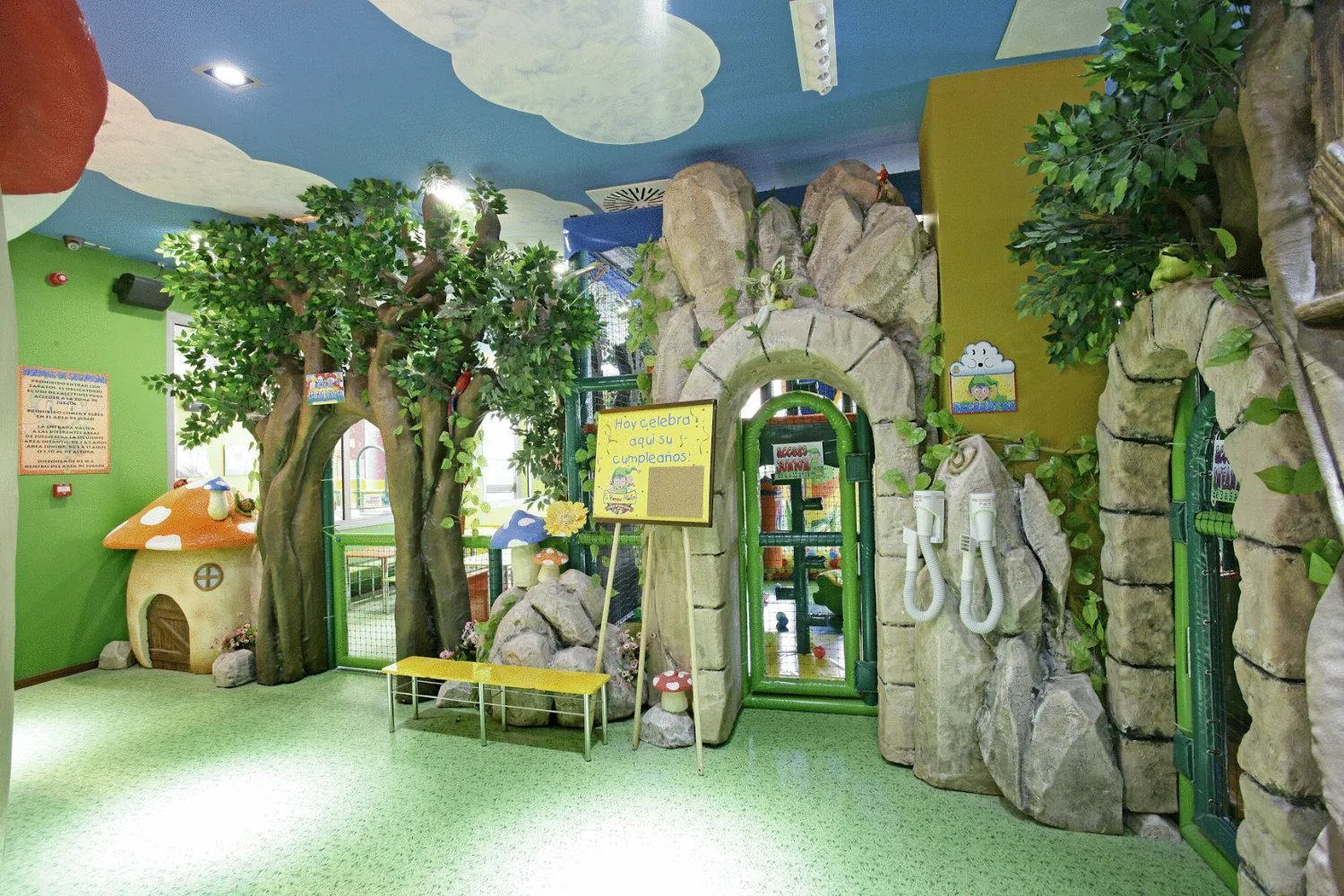 Facade/entrance in BS Capitulaciones