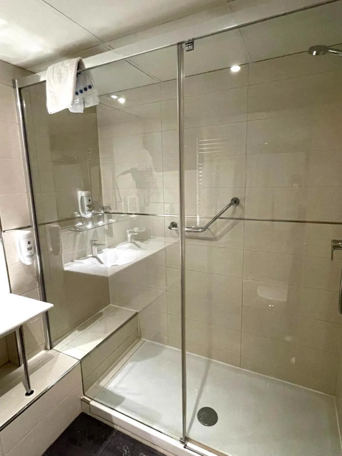 Shower in 4C Bravo Murillo