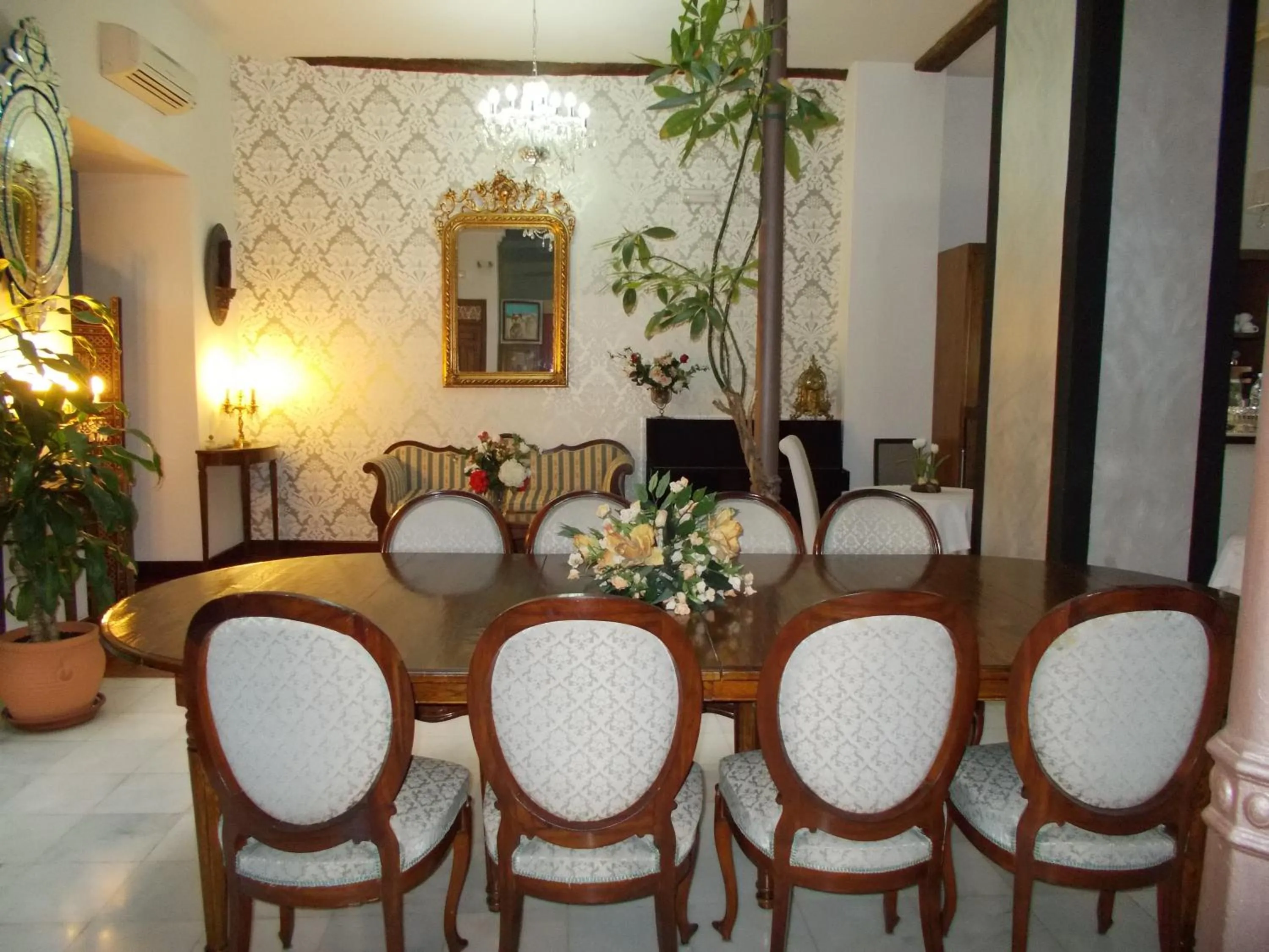 Dining area in Hotel Boutique Nueve Leyendas