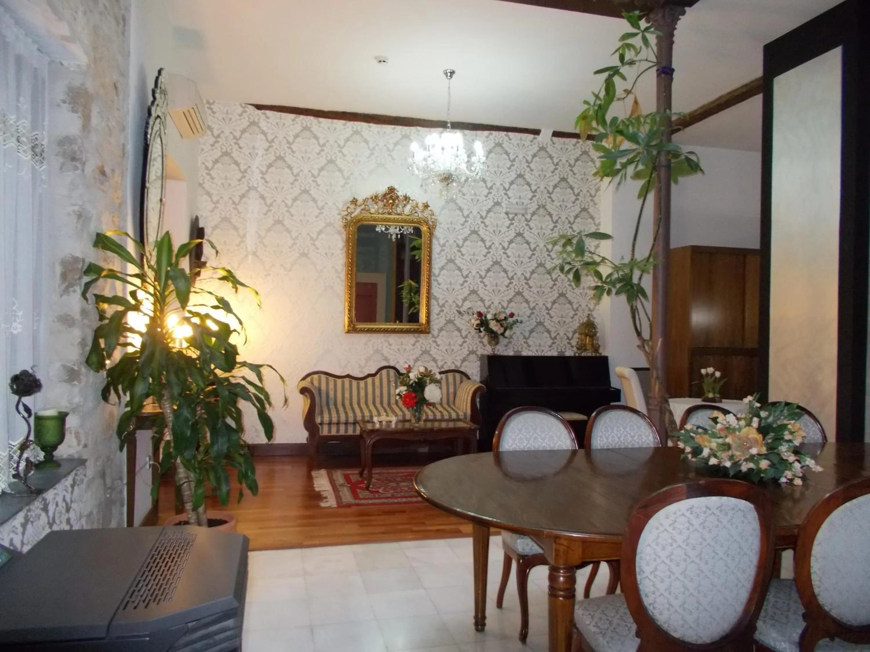 Restaurant/places to eat in Hotel Boutique Nueve Leyendas