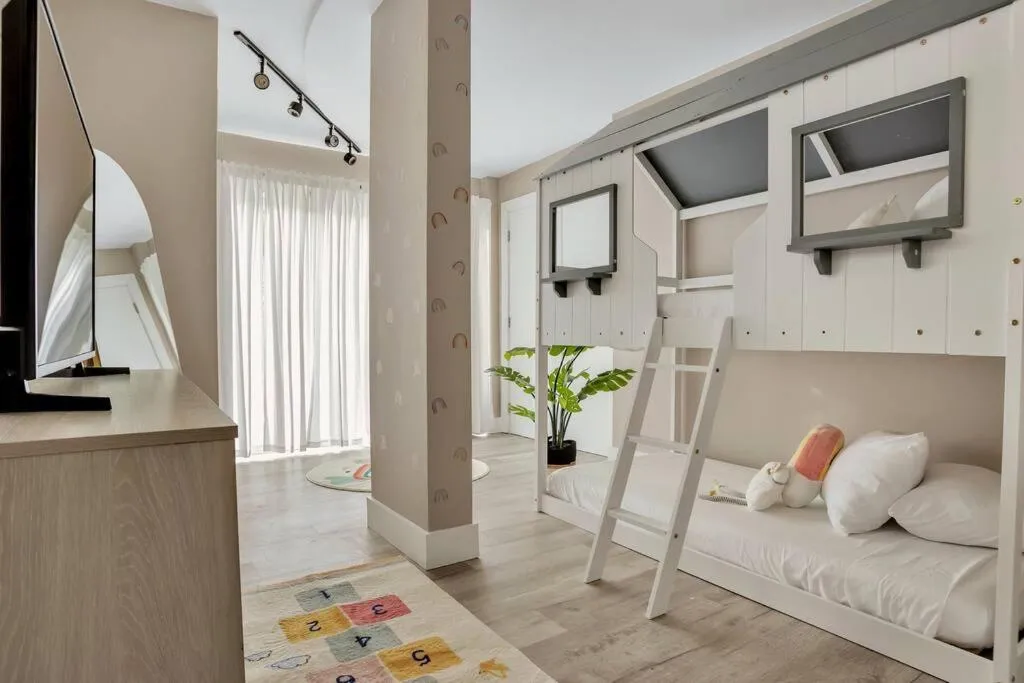 Stunning 2 Story Villa with Pool