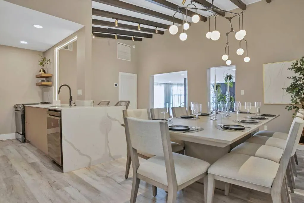 Stunning 2 Story Villa with Pool
