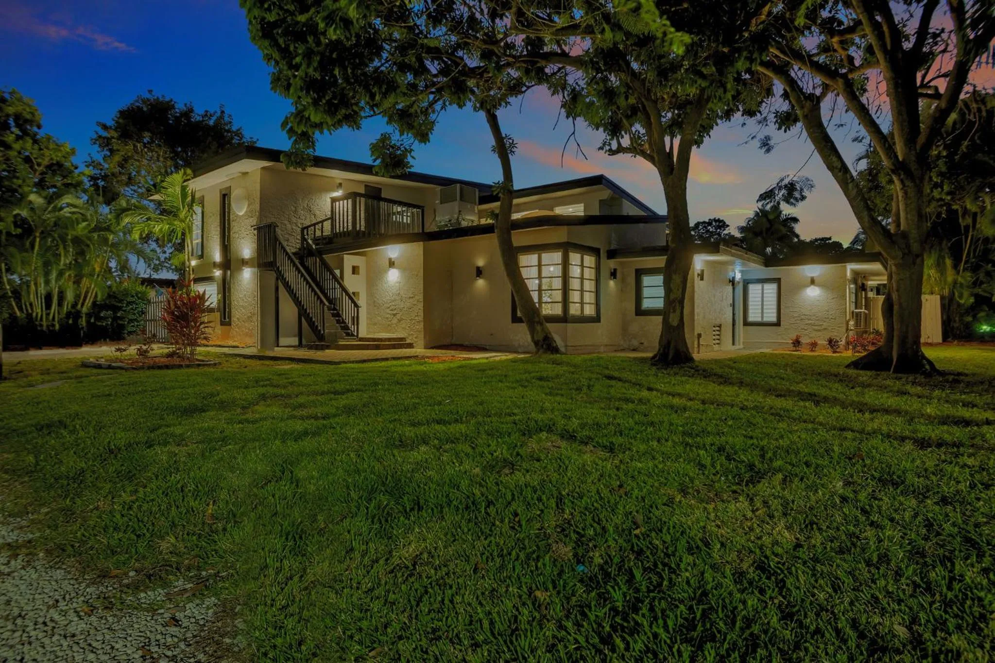 Stunning 2 Story Villa with Pool