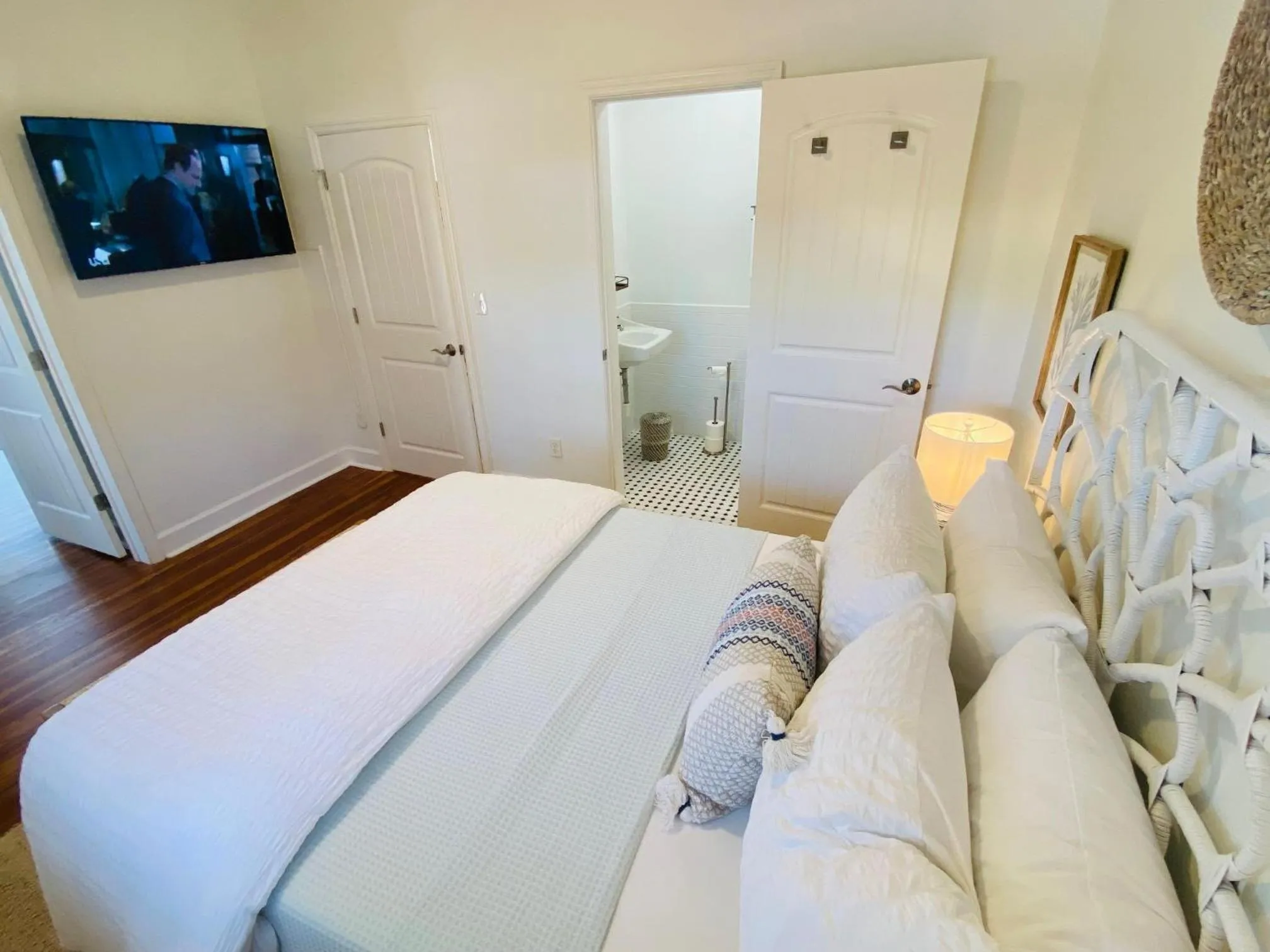 Bed in La Tortuga Historic Pass A Grille St Pete Beach 68