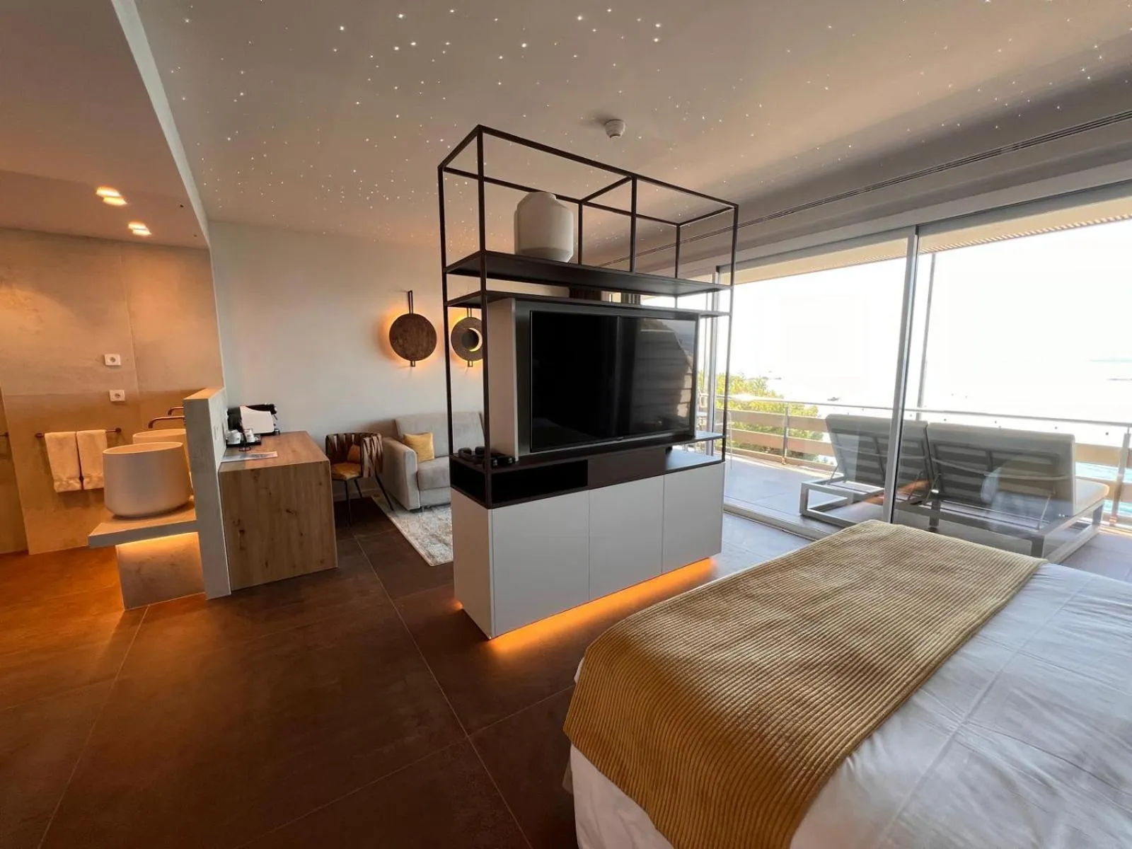 Bed in Canyelles Platja