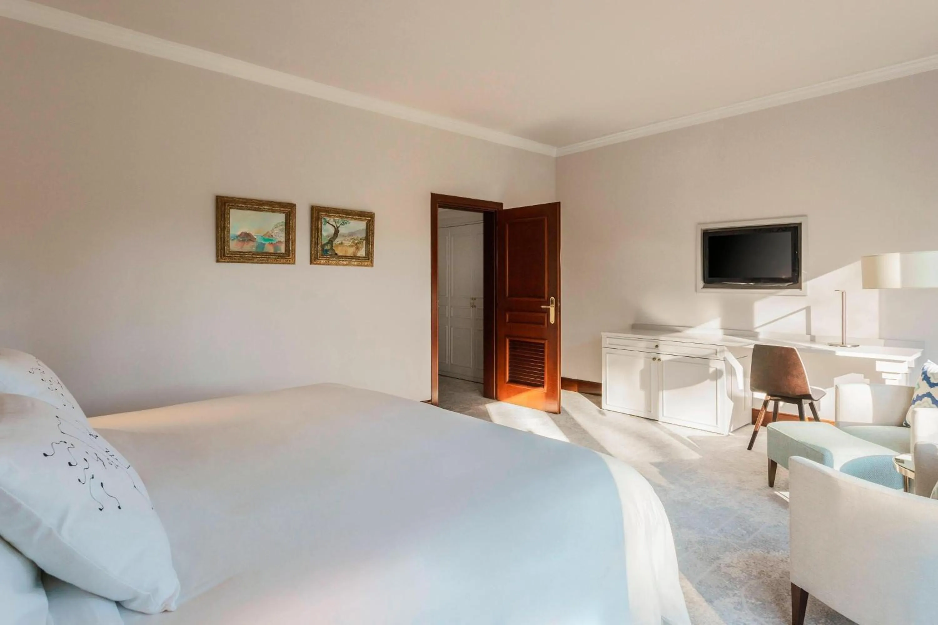 Photo of the whole room, Bed in Castillo Hotel Son Vida, a Luxury Collection Hotel, Mallorca