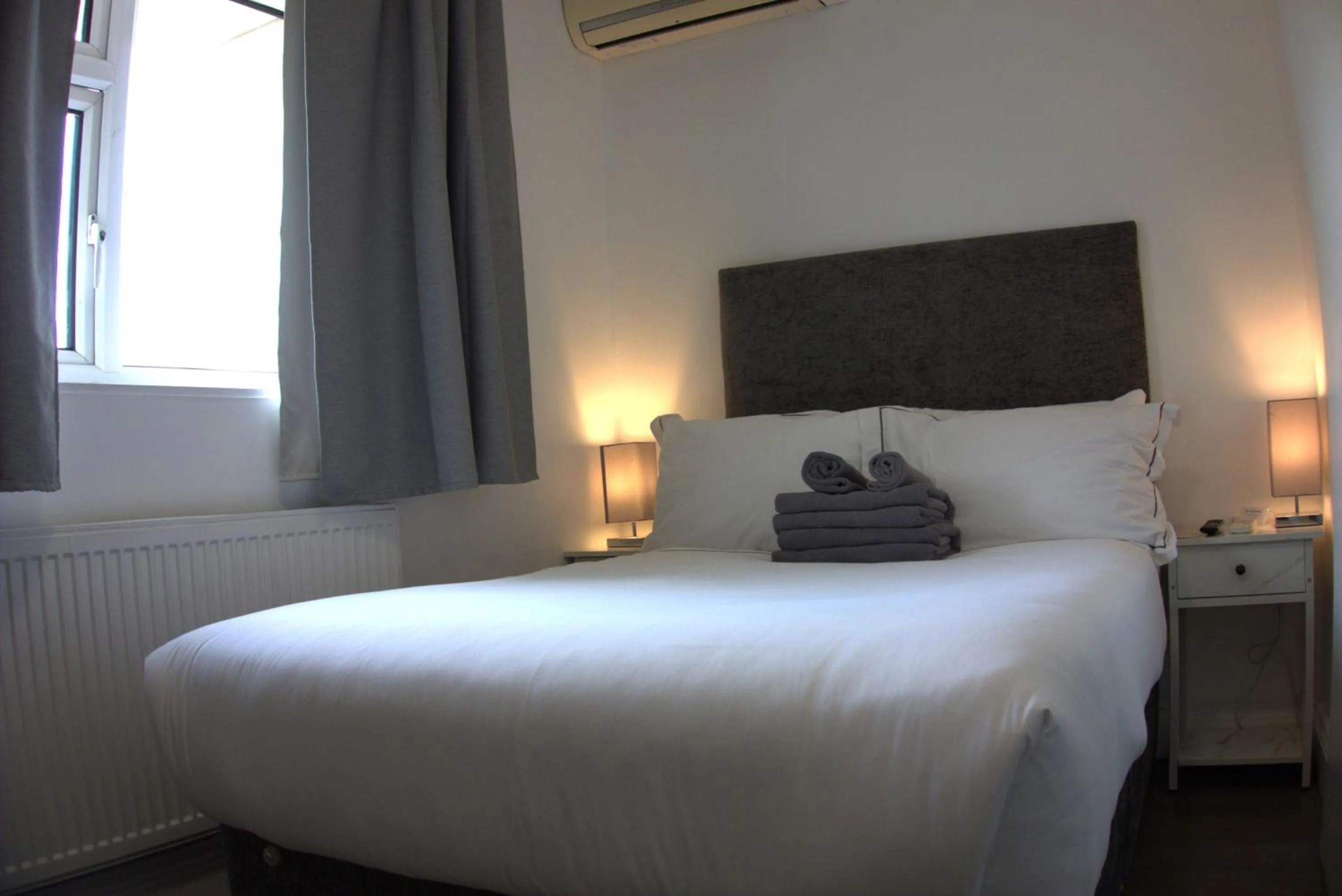 Bed in Abbey Point Hotel