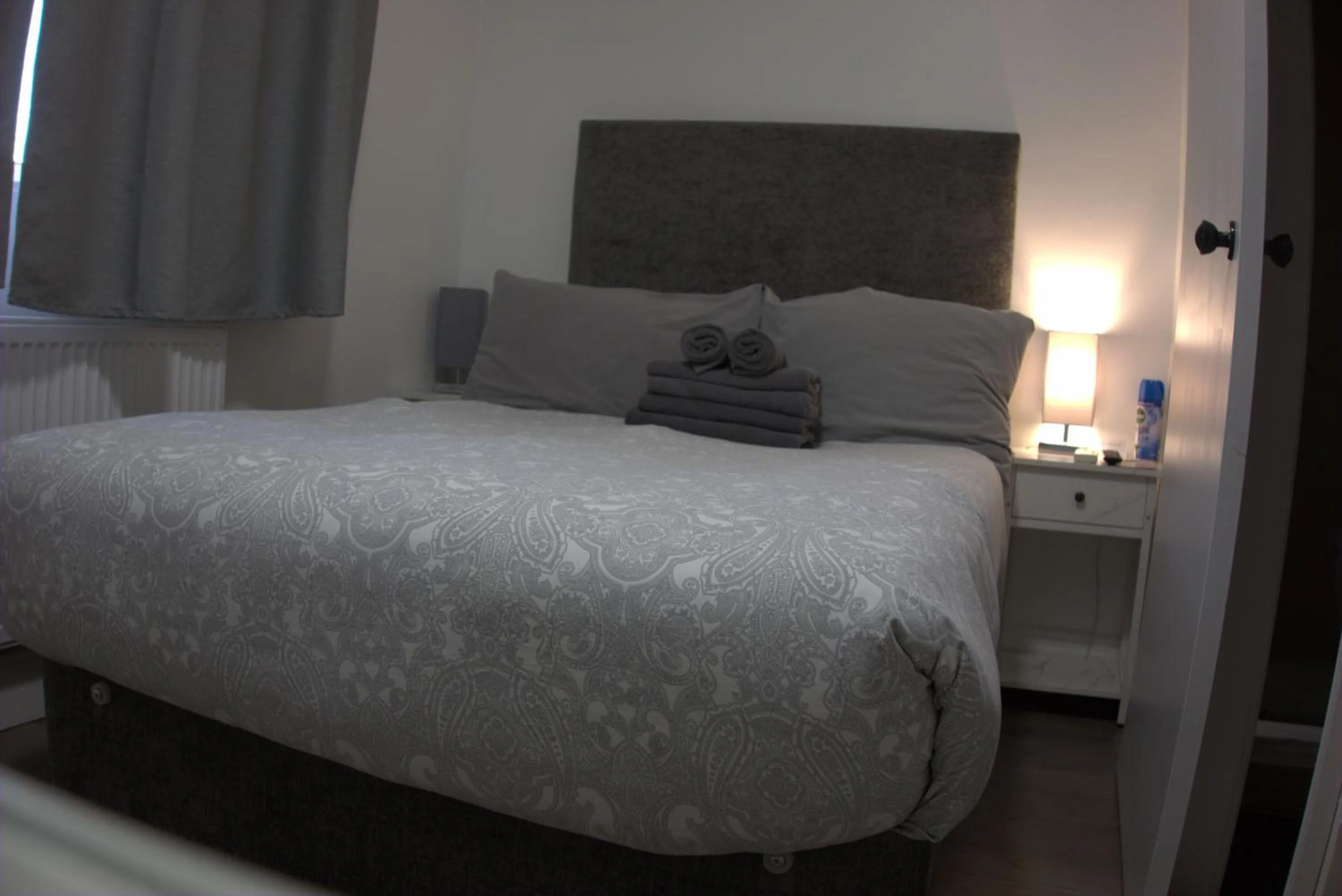 Bedroom, Bed in Abbey Point Hotel